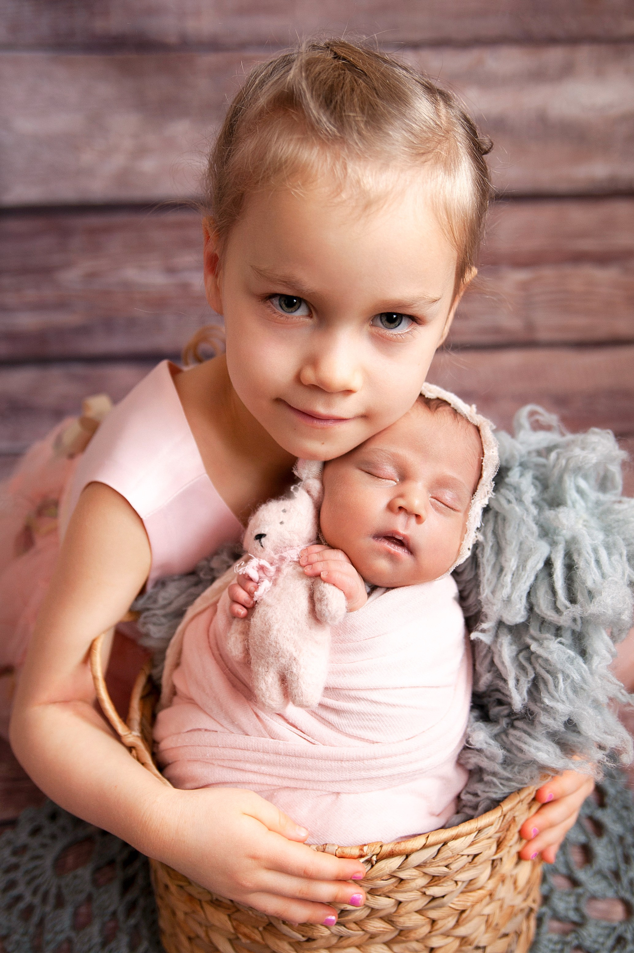 Малыш, братики и сестрички