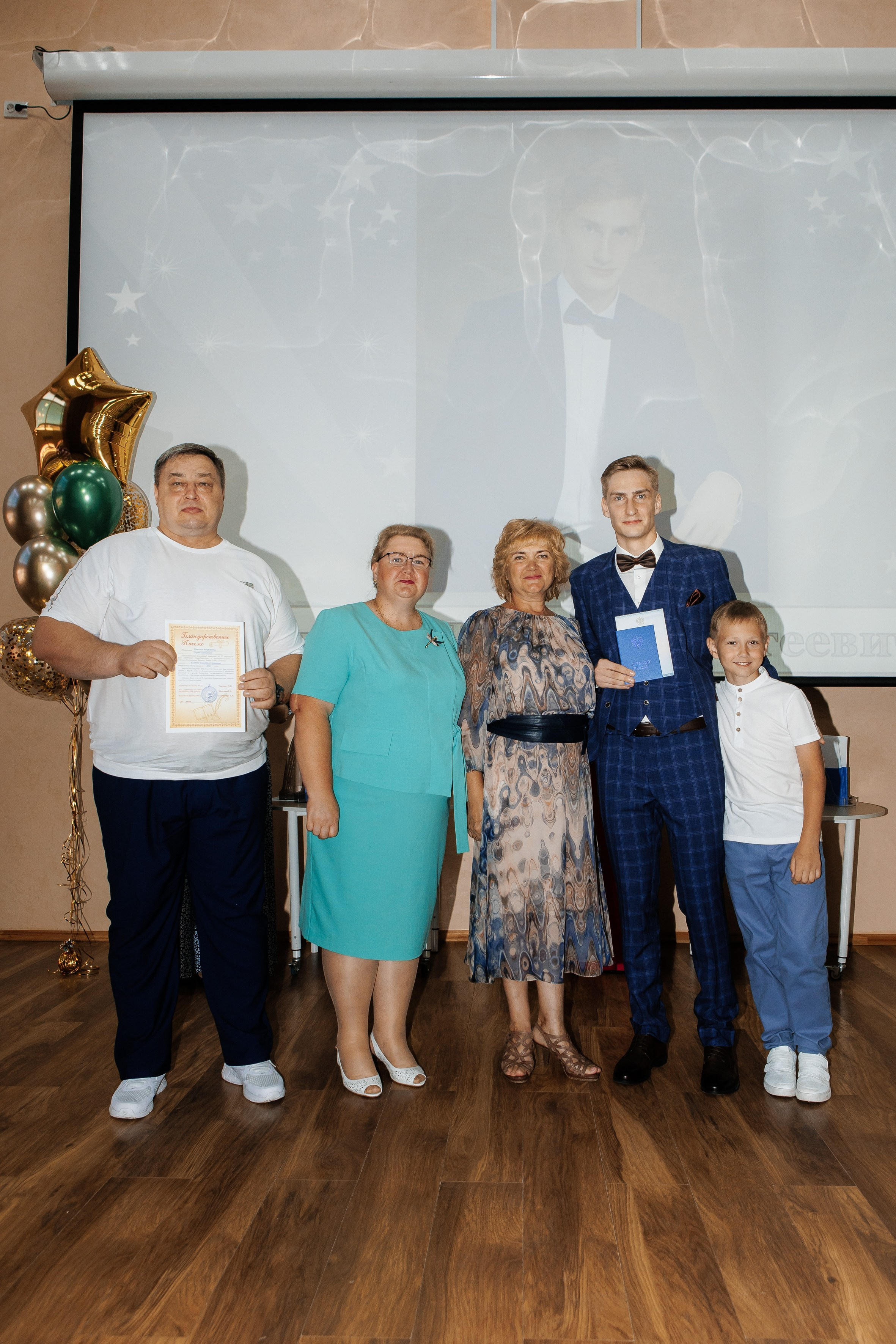 Выпускной Гимназия 12 2024 г. Свадебный и портретный Фотограф в Липецке Дмитрий Котюков