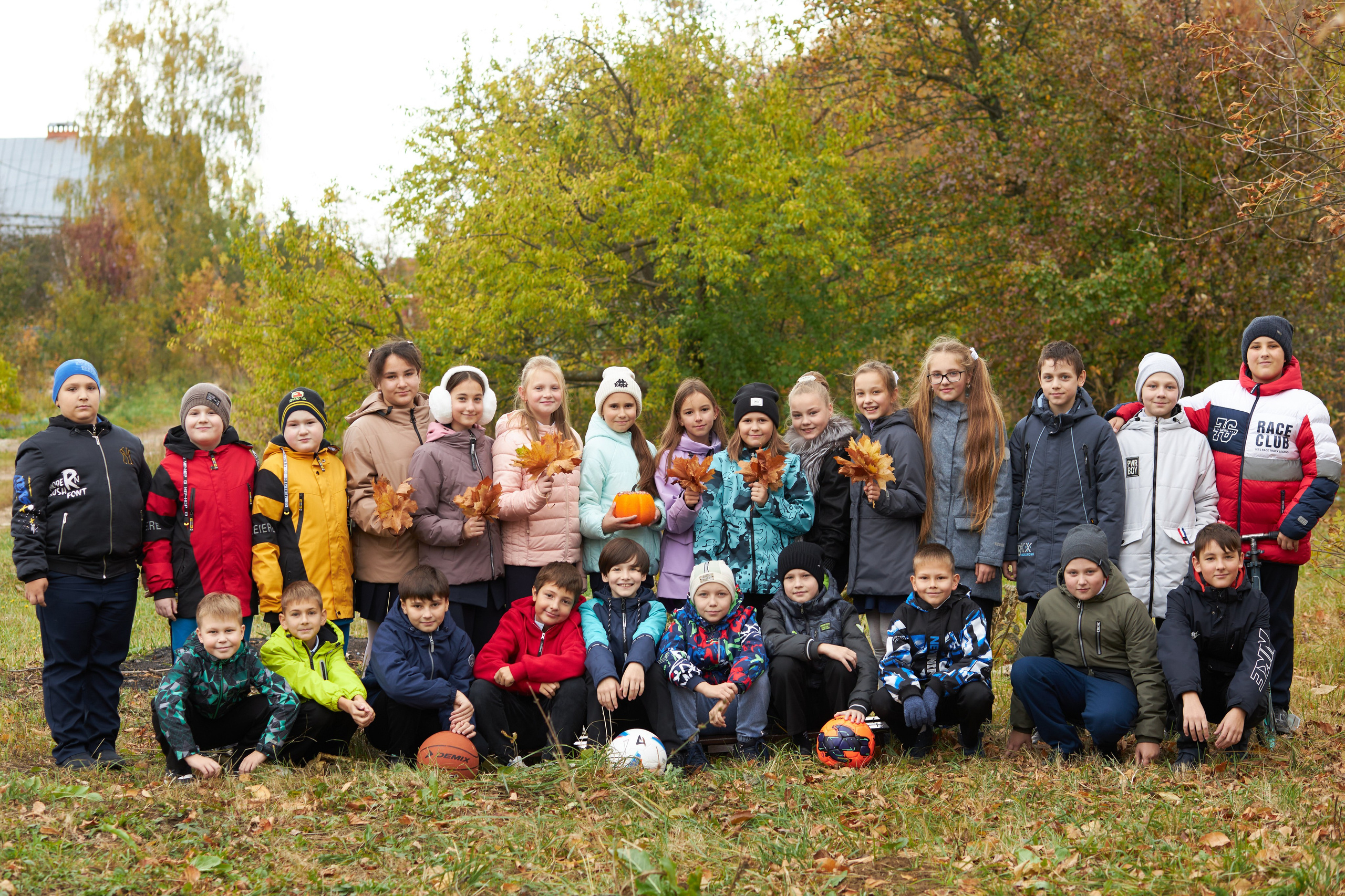 Средние общие. Школьный фотограф Леонова Наталия