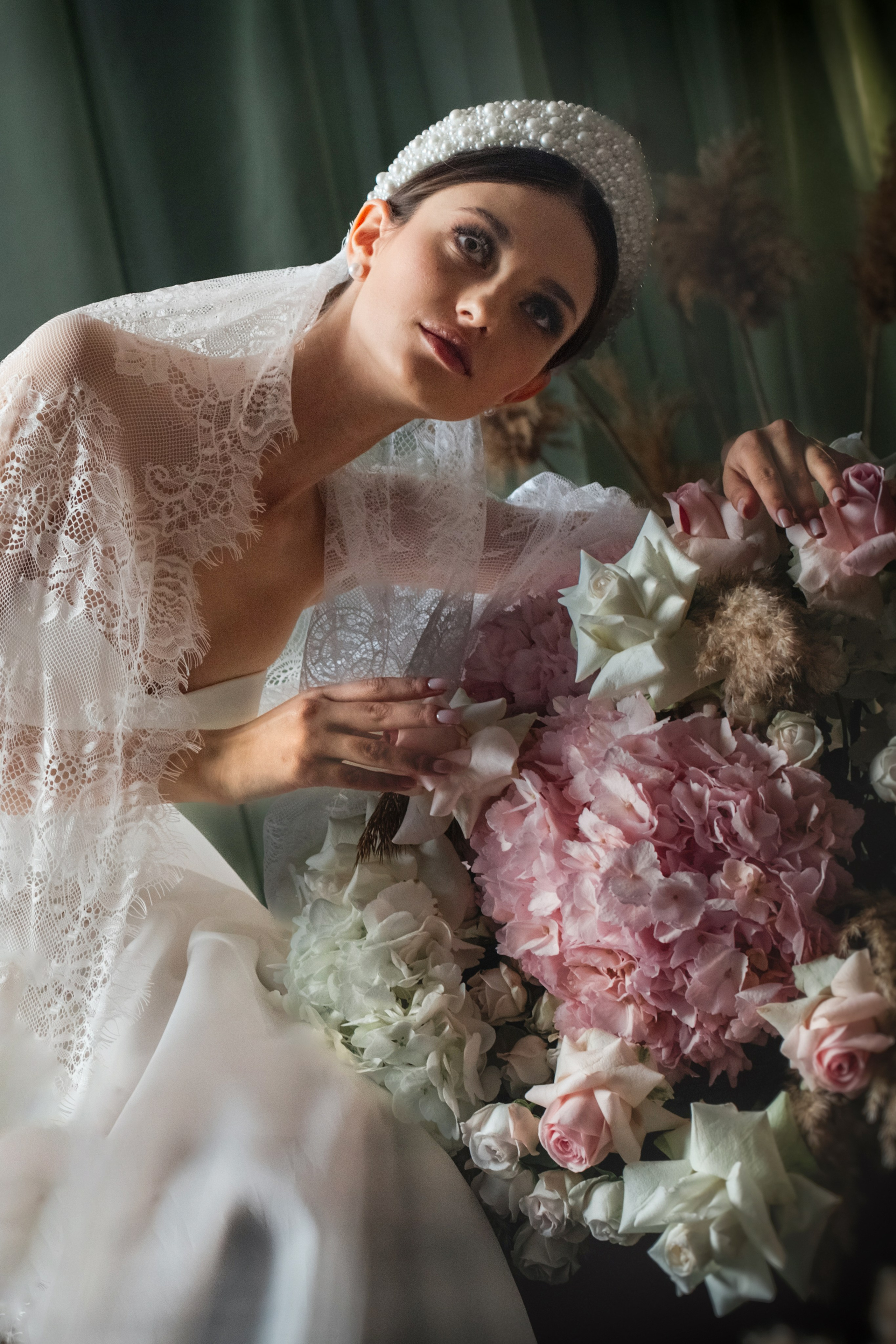 Серия свадебных фотографий жениха и невесты в студии Ставрополя. Фотограф Ставрополь Пятигорск Елизавета Дарина