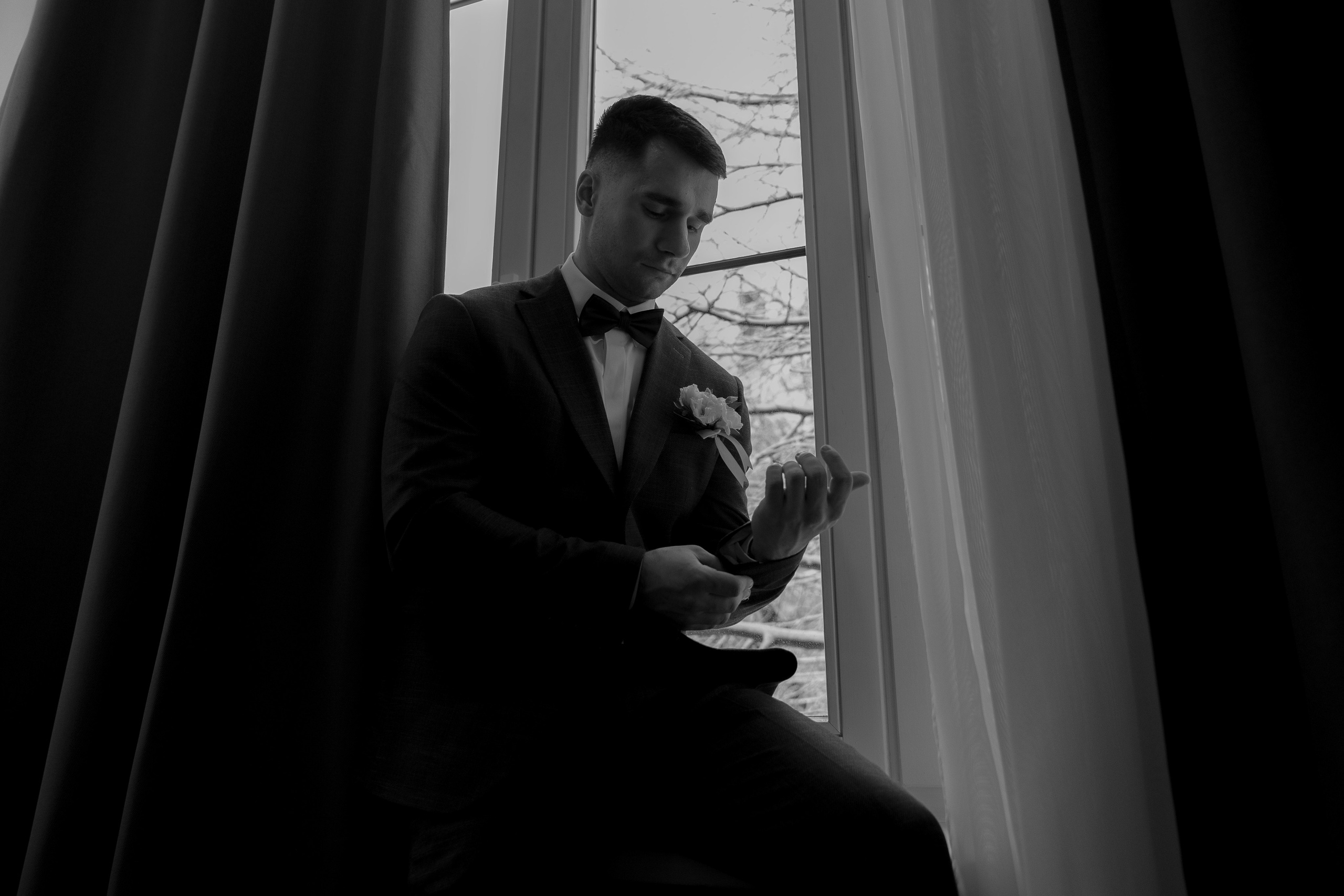 Свадебная фотосессия в отеле Чайковский г. Калининград. Свадебный фотограф Калининград