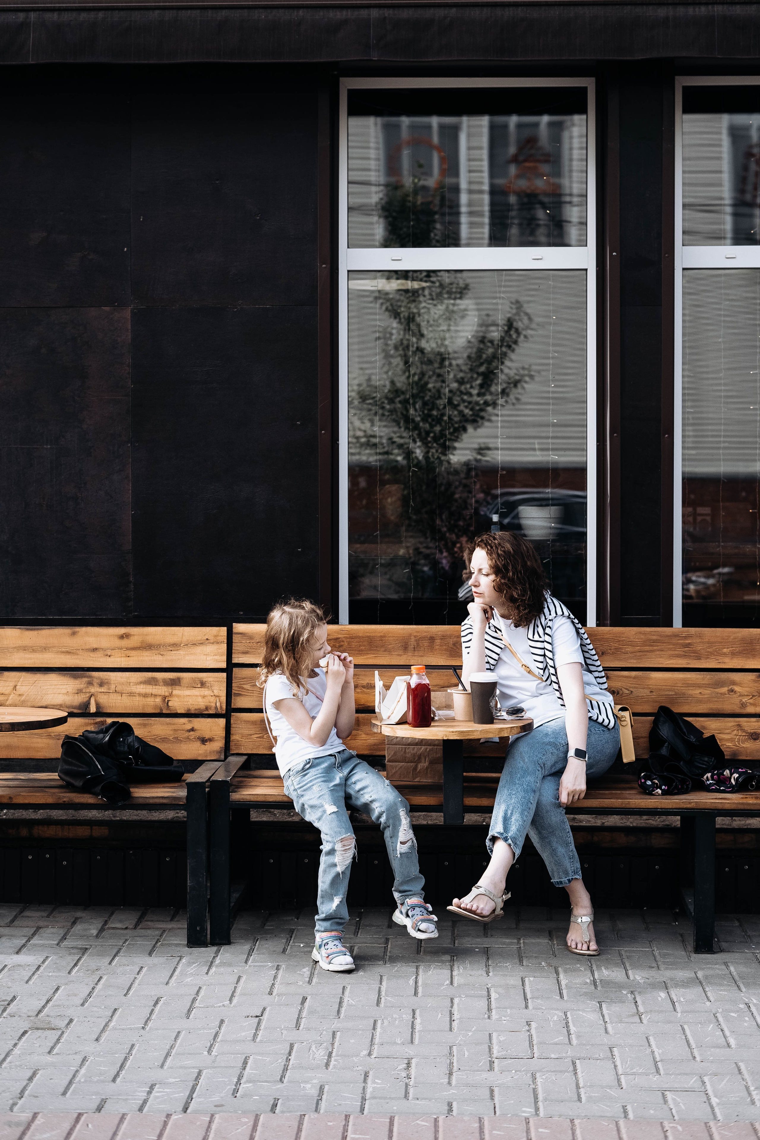 Маня и Аня ранним утром 🤍. Семейный фотограф в Томске Зарина Азизбаева
