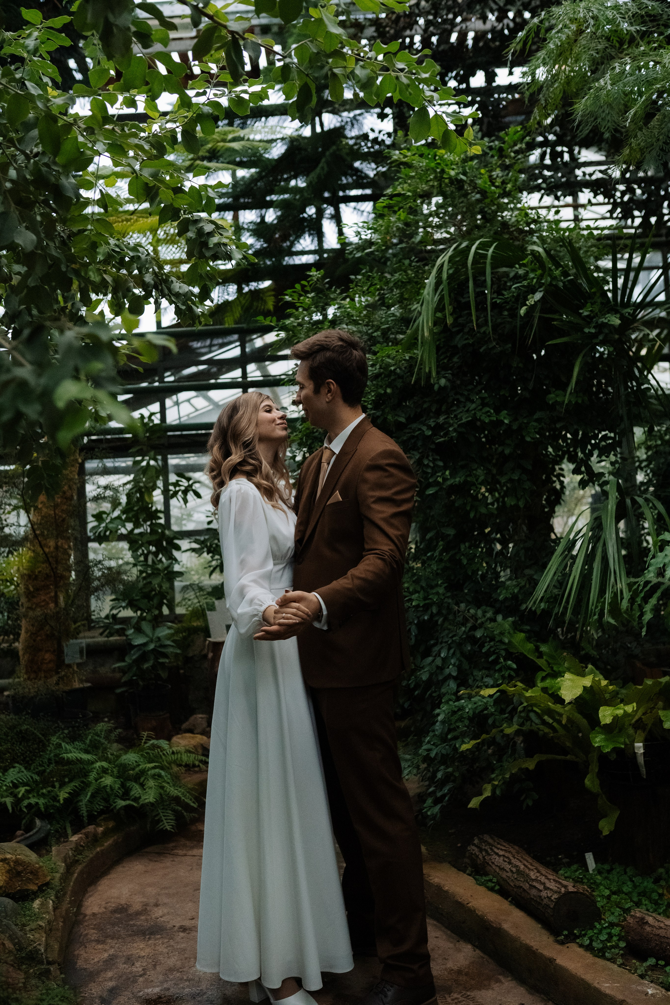 Свадебная фотосессия в оранжерее, Москва. Свадебный фотограф в Москве Анна Полушина