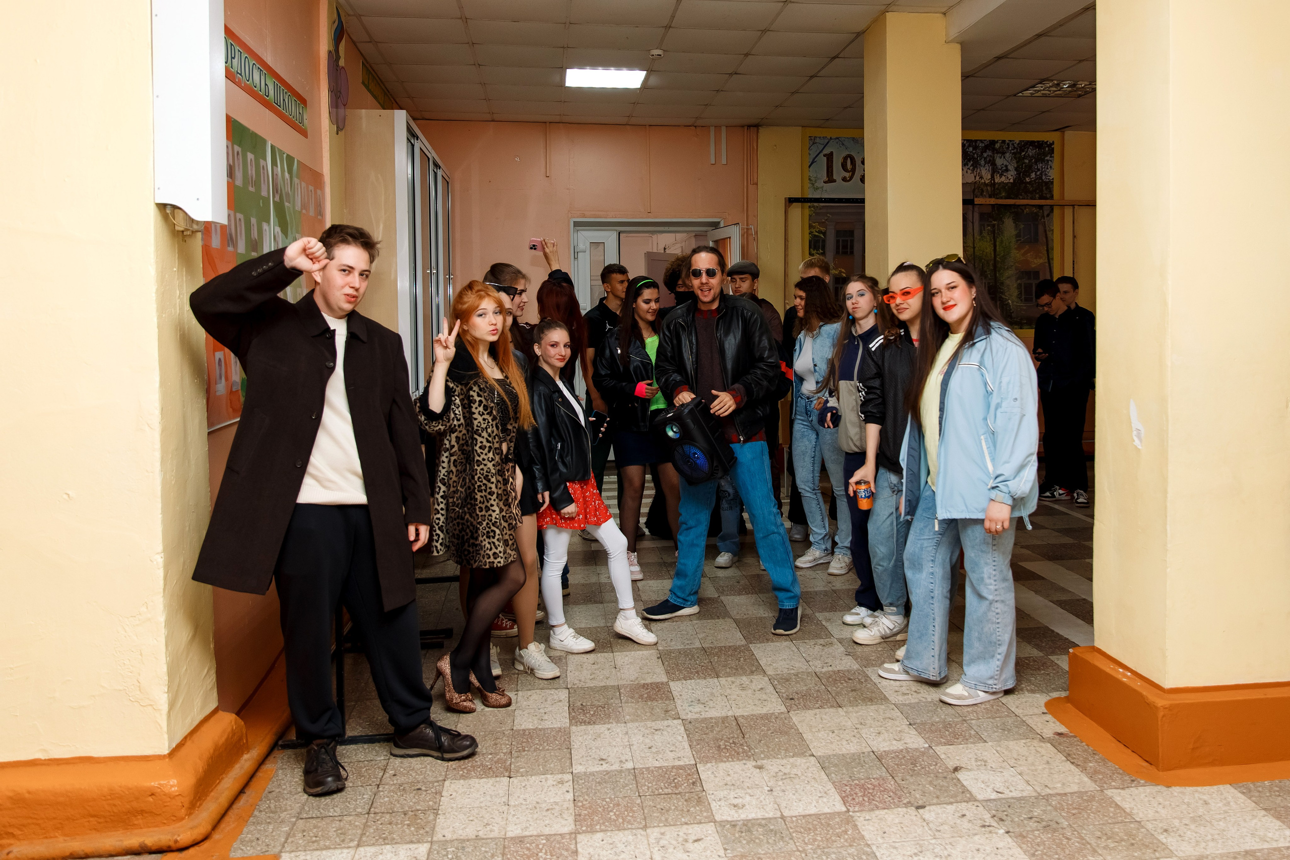 11 класс день не послушания в школе. Фотограф Любовь Корниенко, Примоский край