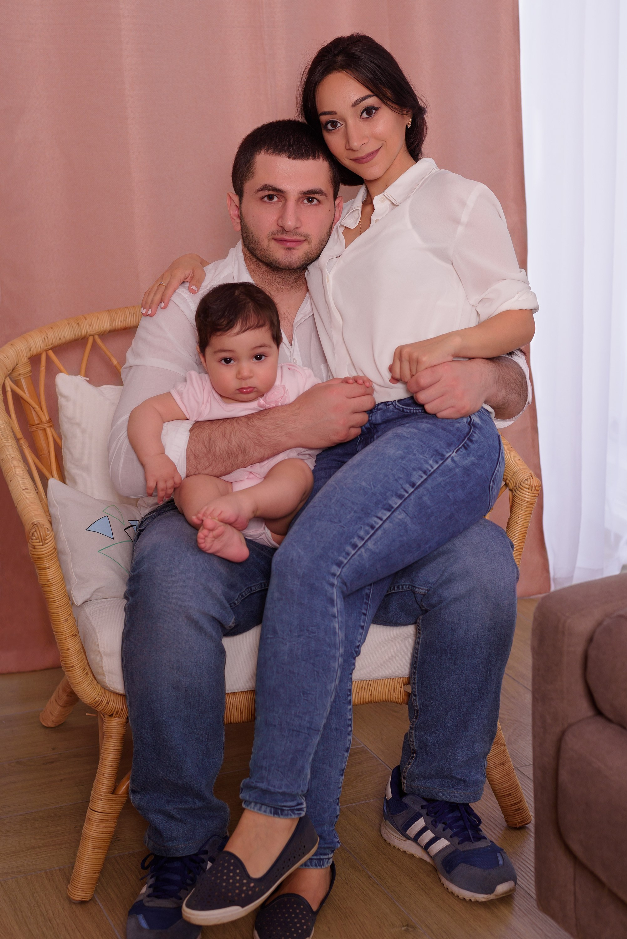 Съёмка семьи Рузанны и Каро. Фотограф, ретушёр, графический дизайнер в Петербурге Борякина Настя