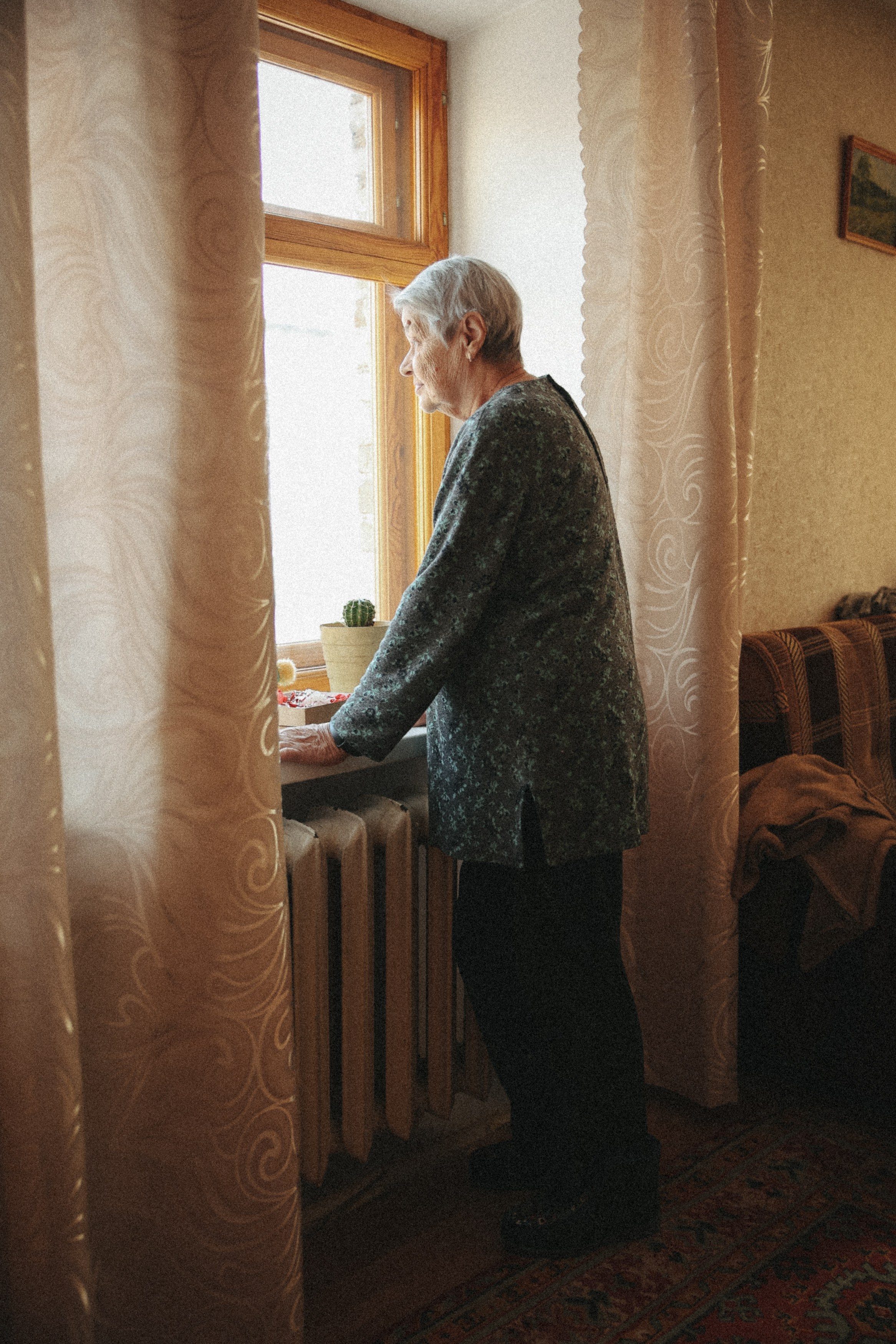 Семейная фотосессия домашняя фотосессия бабушка в гостях у бабушки. Фотограф Владимир Москва