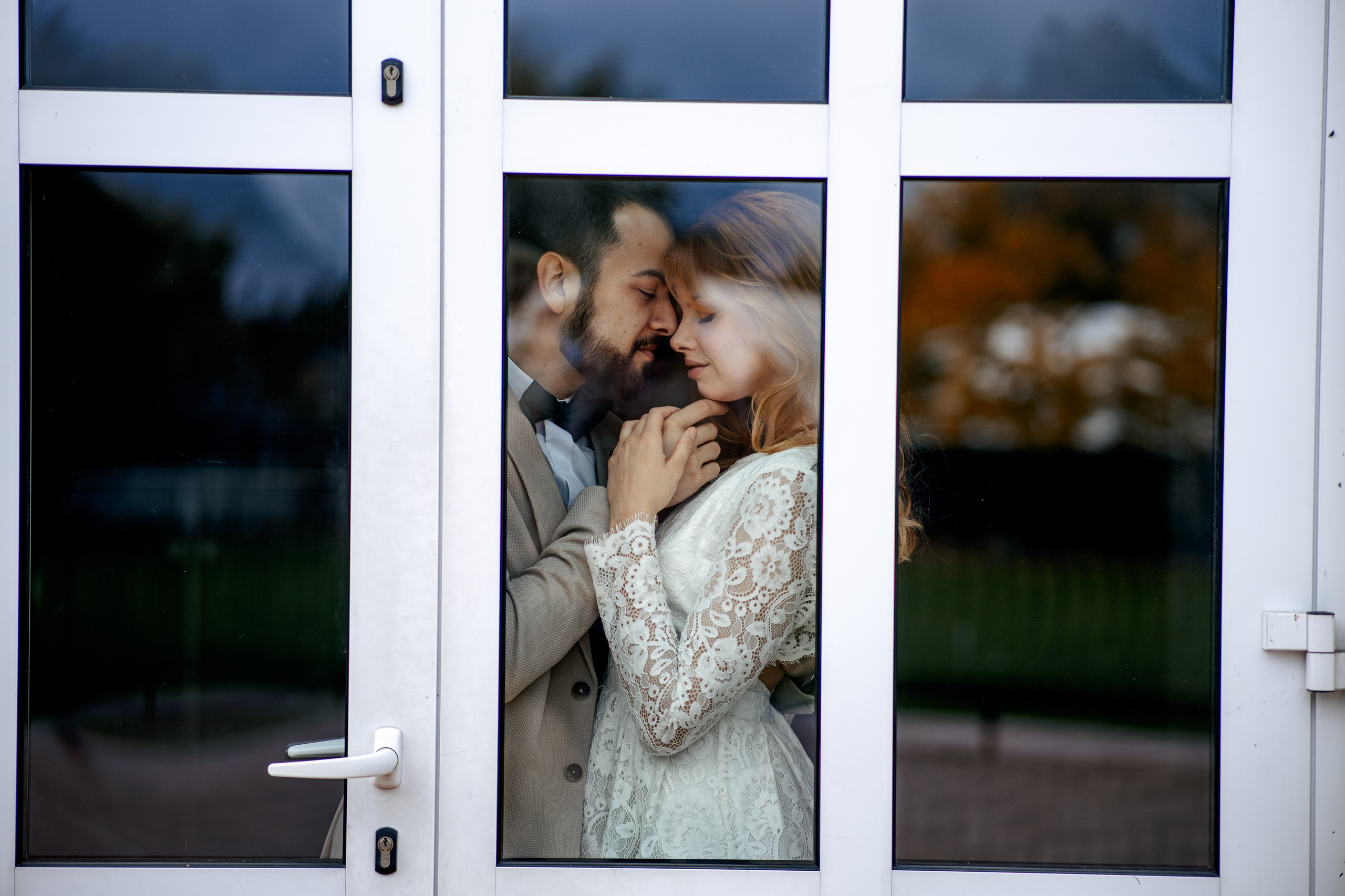 Ślubna sesja zdjęciowa w plenerze. Свадебный фотограф Варшава Лодзь Польша Елена Юцова