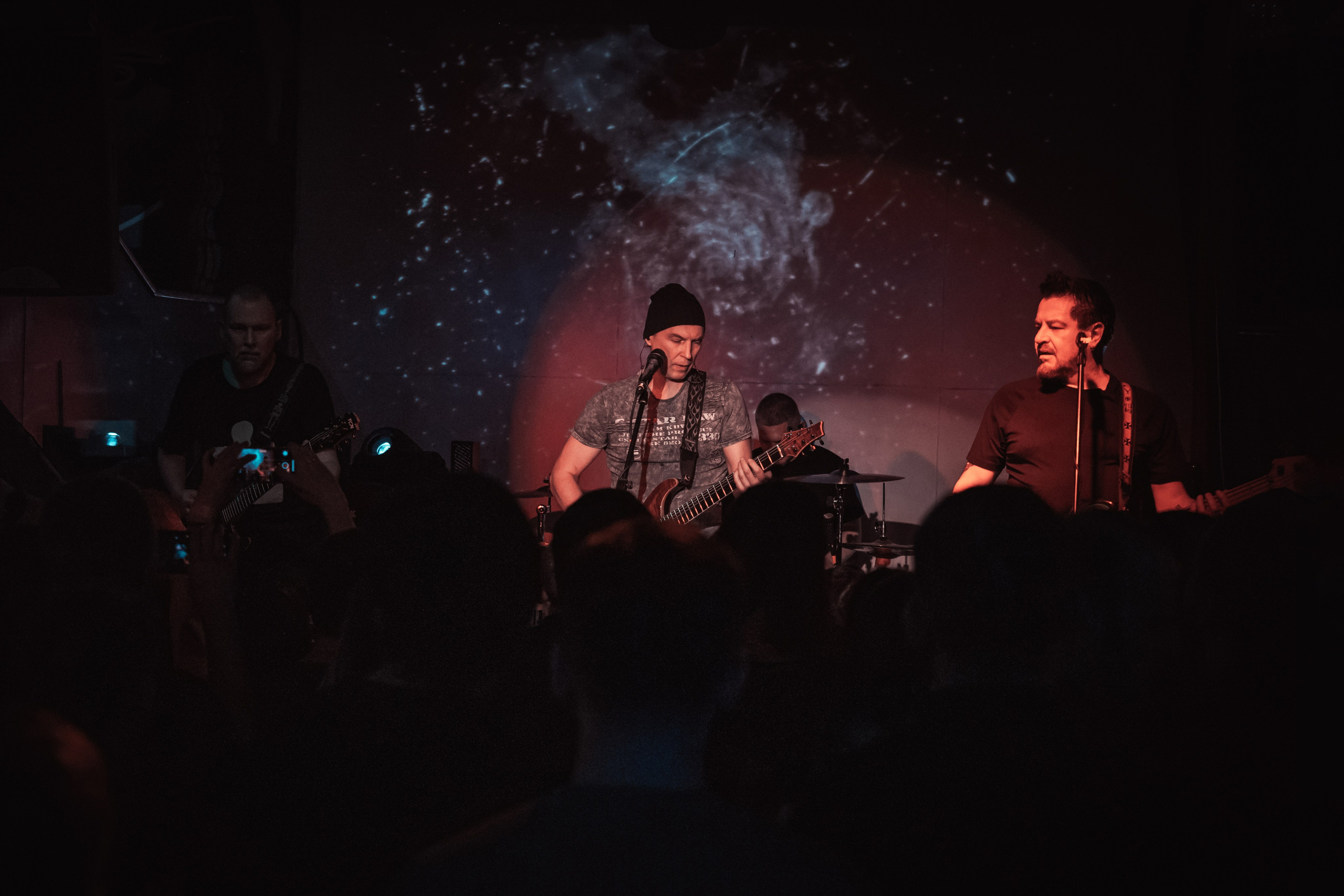 Черный обелиск. Красноярск, 08.04.2025, Эрмитаж. Фотограф Регина Крикунова г. Красноярск