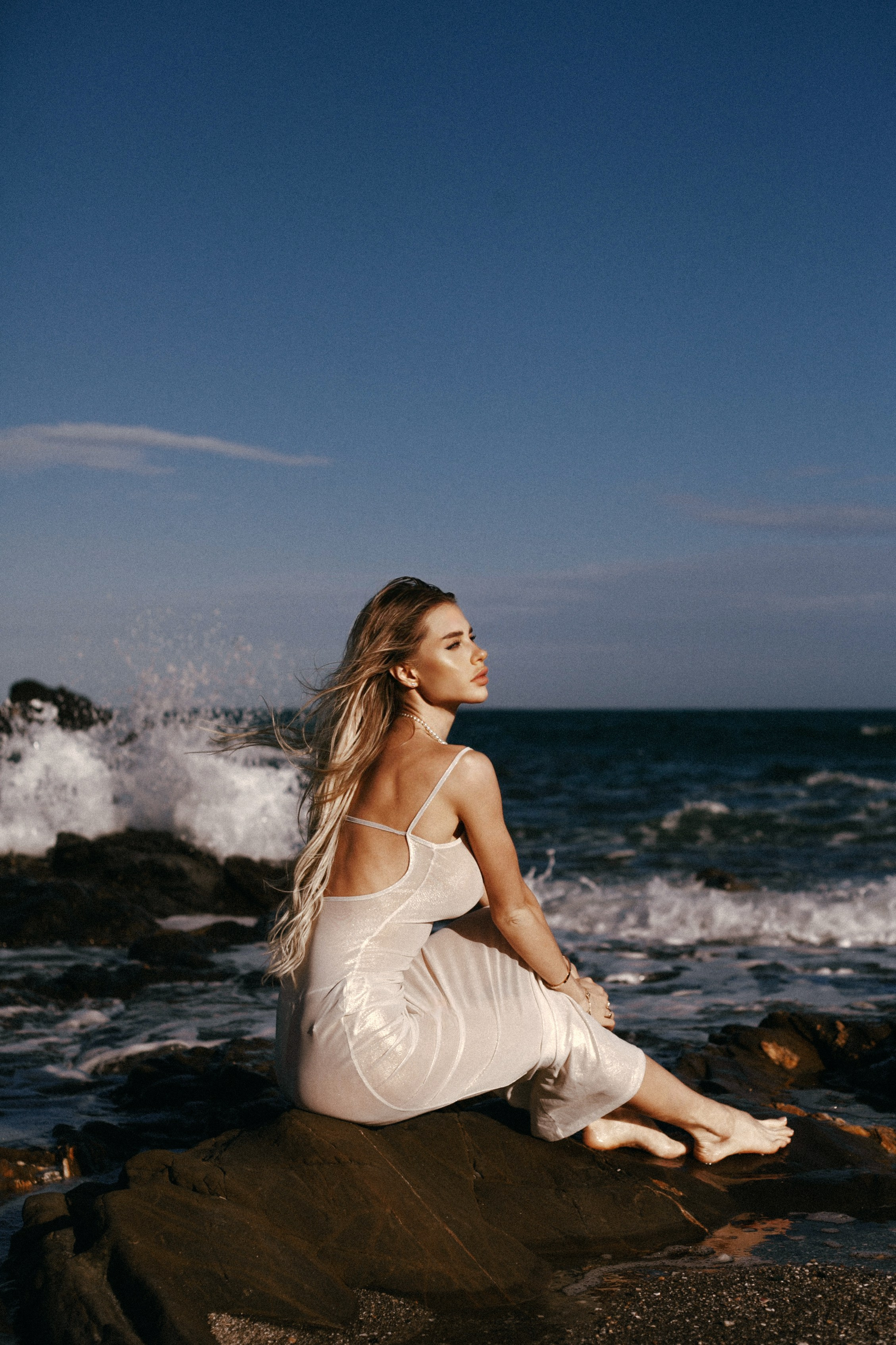 Alena & Black stones. ANNA KUDRINA PHOTOGRAPHY Russia