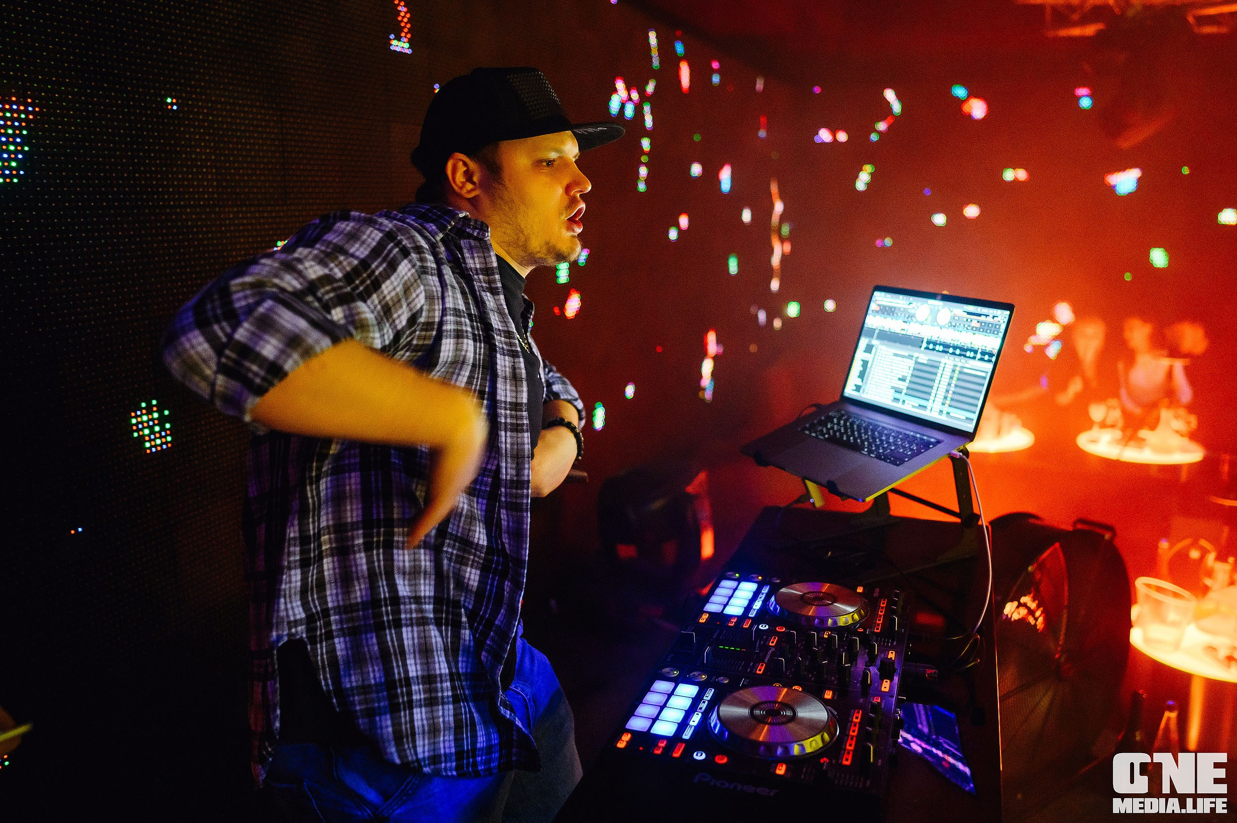 Фоторепортаж из РК Планета. One Media Life: фоторепортажи, фотоотчеты с мероприятий и заведений