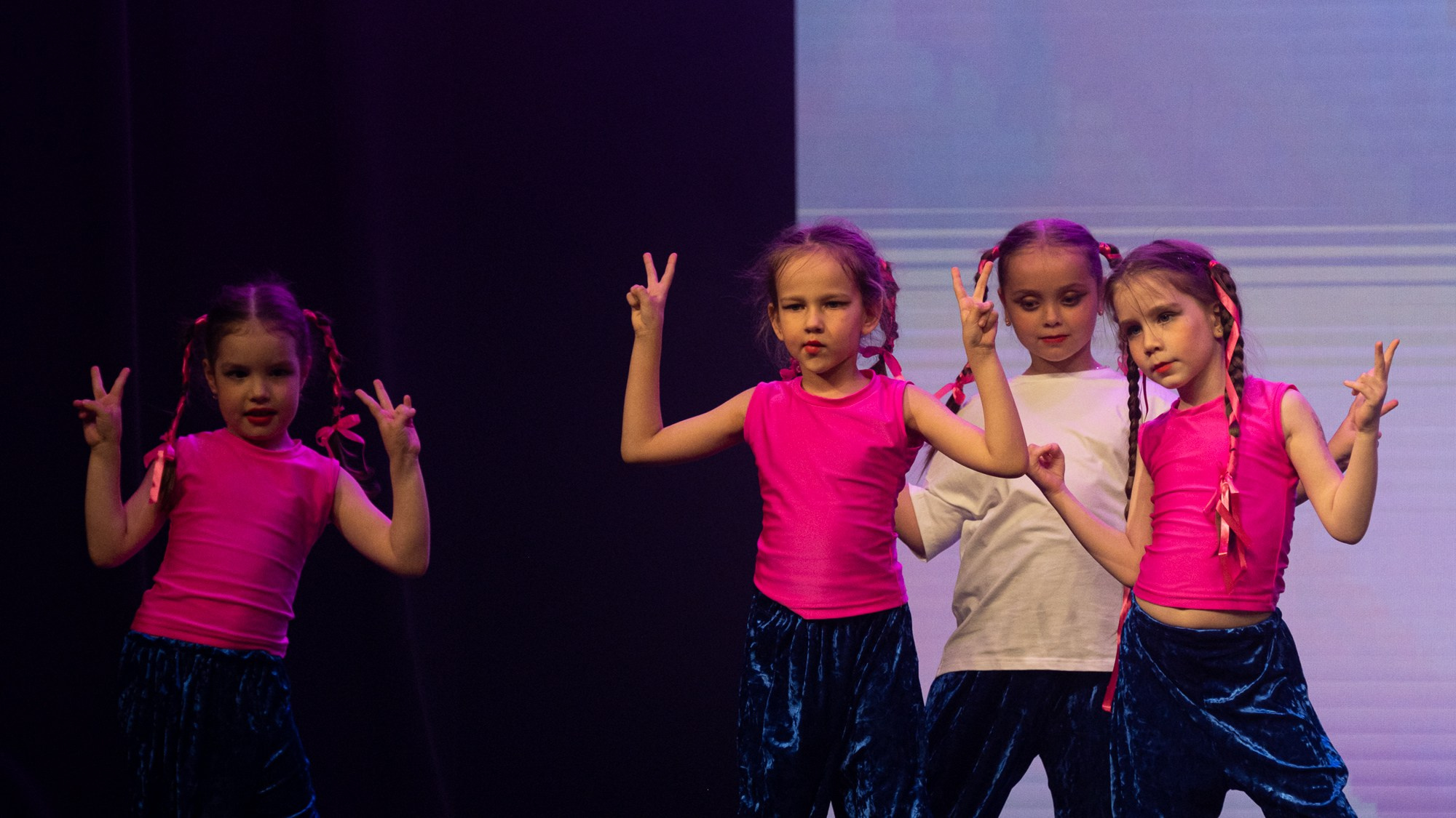 Отчетный концерт студии танца ARTIDANCE. Репортажный фотограф в Казани Павел Серпокрылов