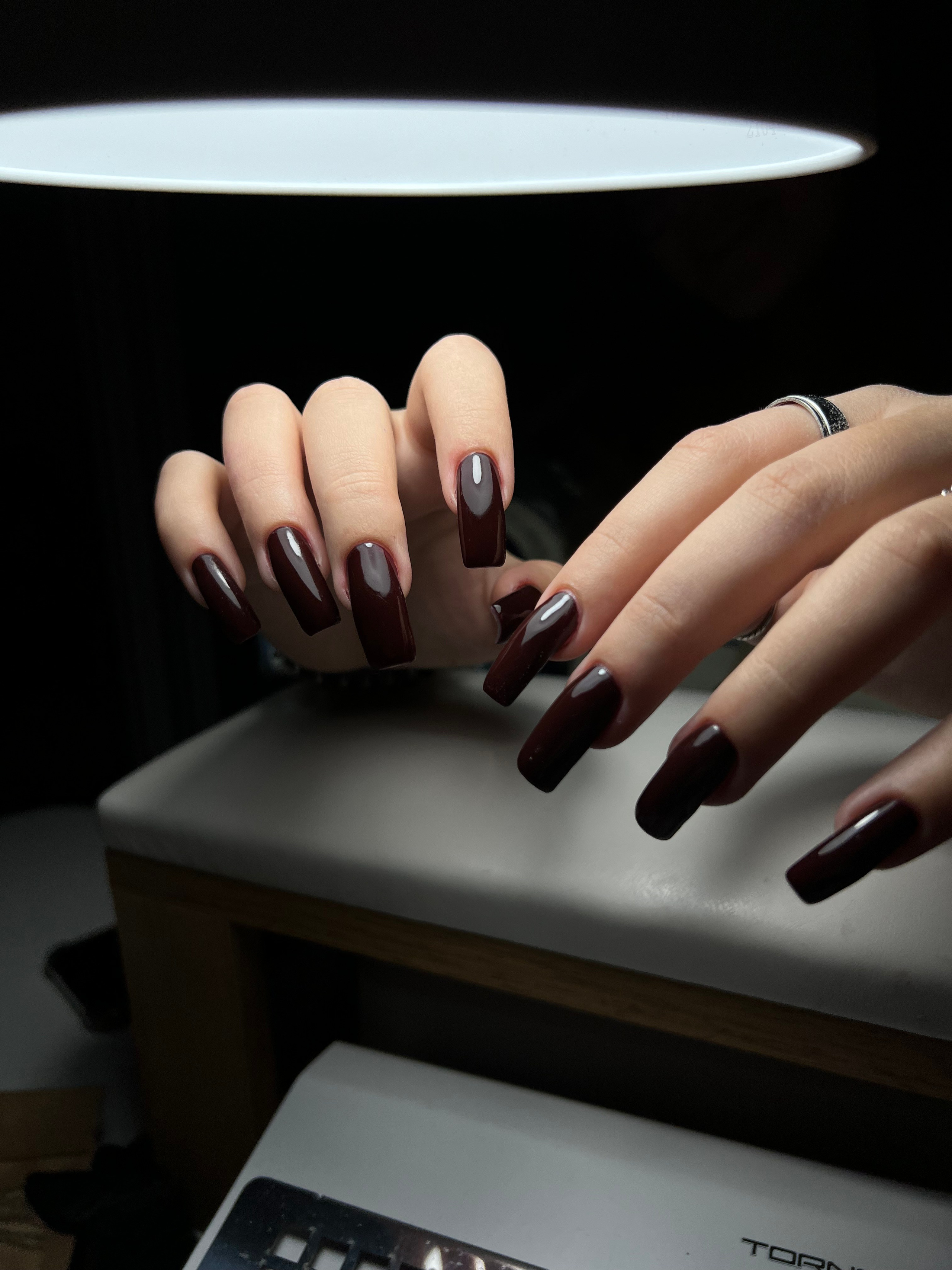 Юлия — специалист по длинным ногтям и педикюру. Салон красоты PUDRA