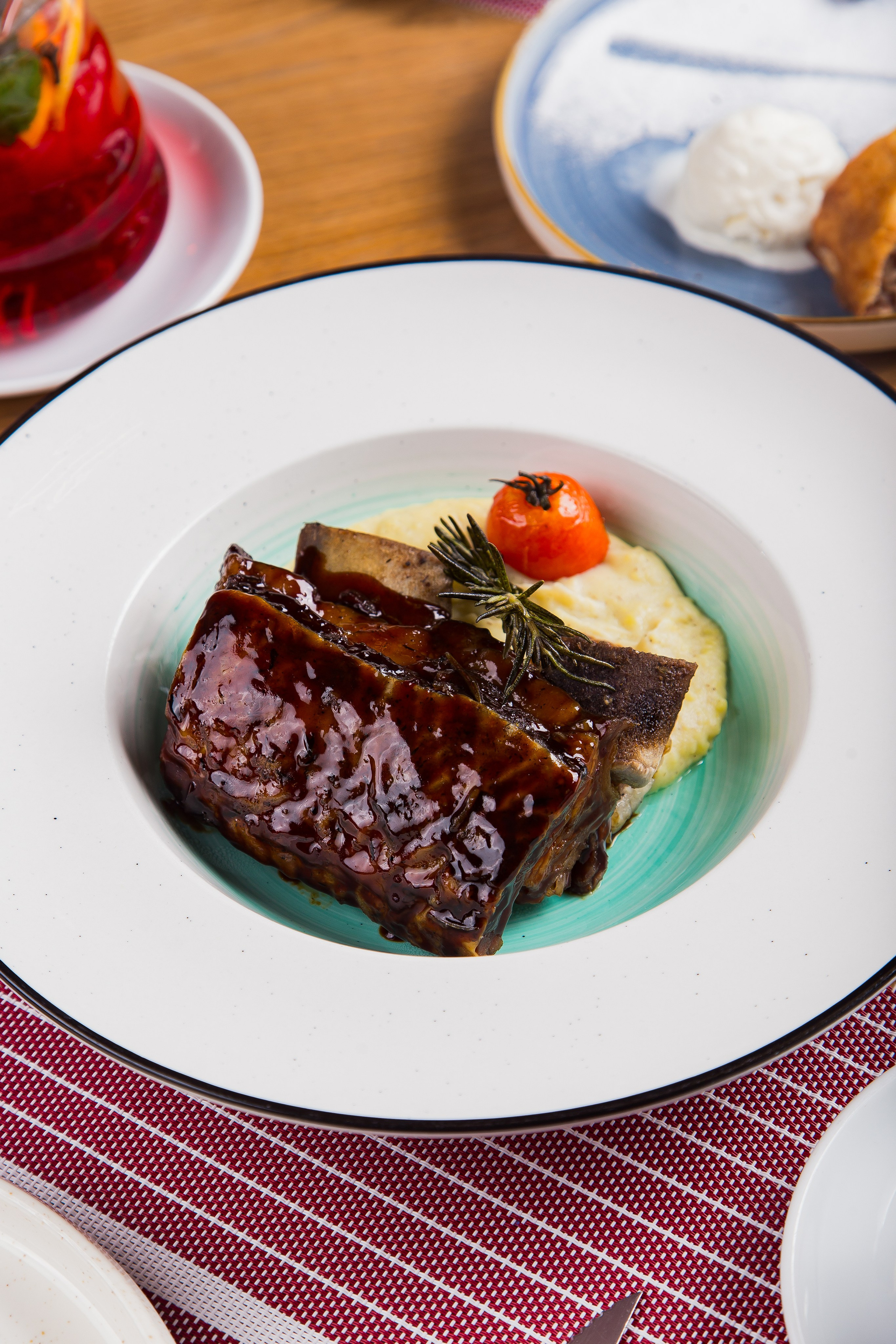 The Taste of Almaty. Рекламный и портретный фотограф в Алматы — Серекпаев Танирхан