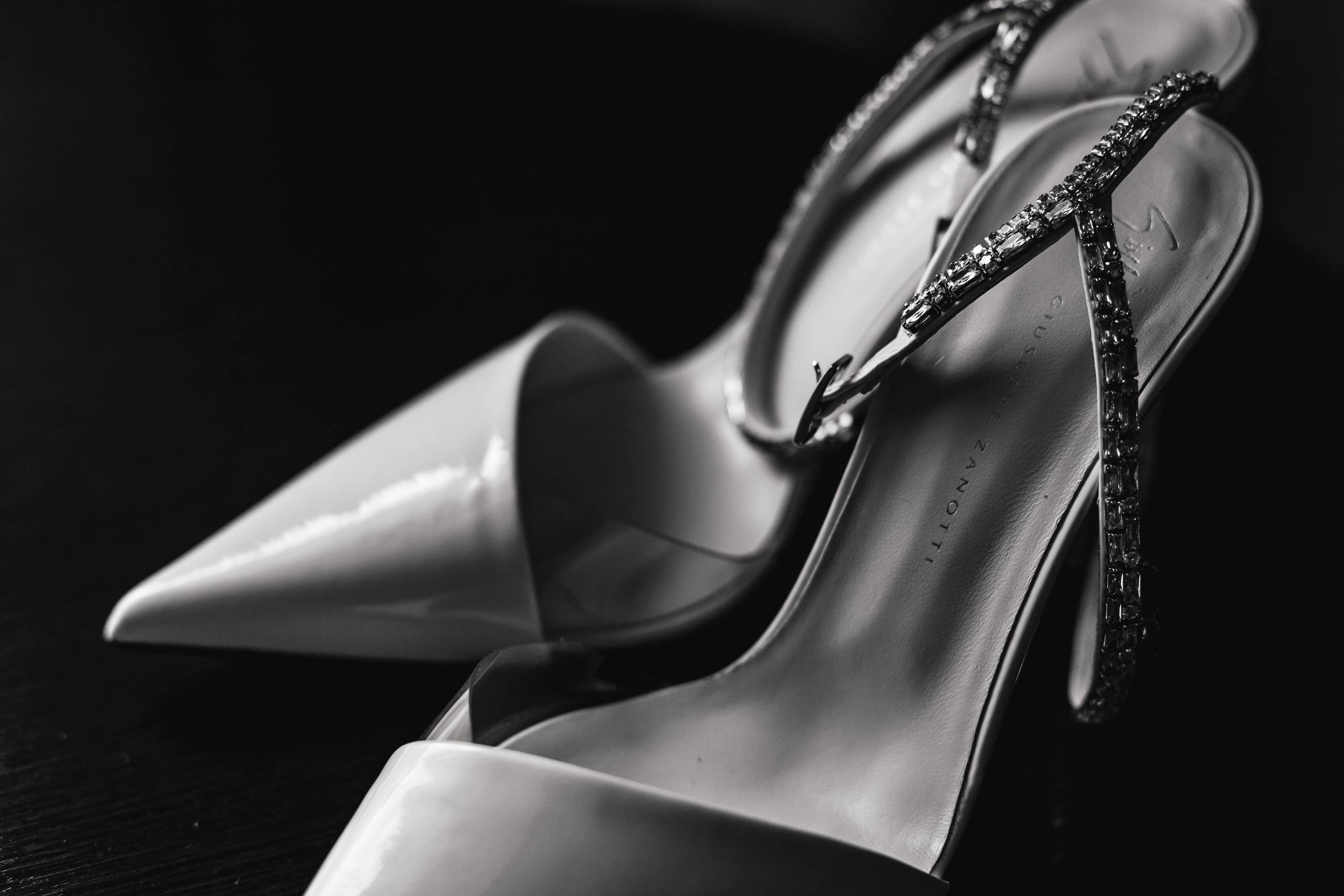 Туфли невесты на свадьбе. Фотосессия утра невесты.