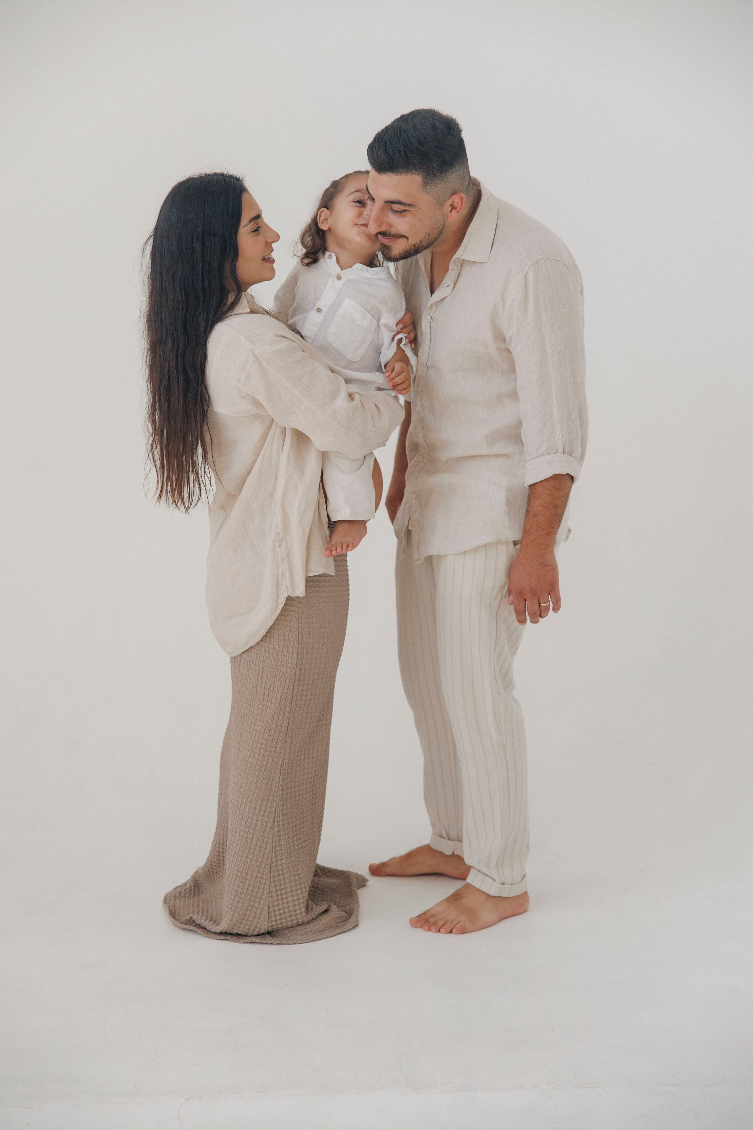 Pregnancy photoshoot inside the Grey Studio. Главная