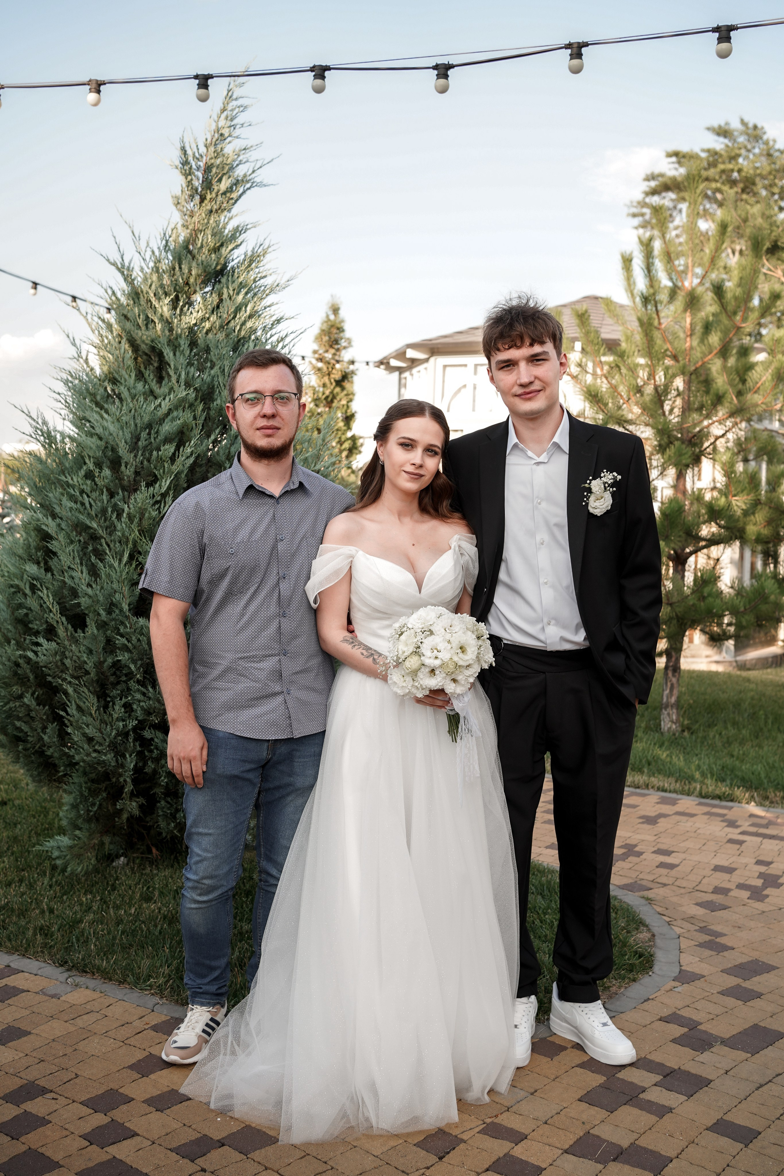 Свадебная фотосессия на территории ресторана «Донские Зори». Фотограф Алёна Чёботова. Свадебный фотограф в Ростове-на-Дону. Таинство Крещения и Венчания, семейные фотосессии. Алёна Чёботова