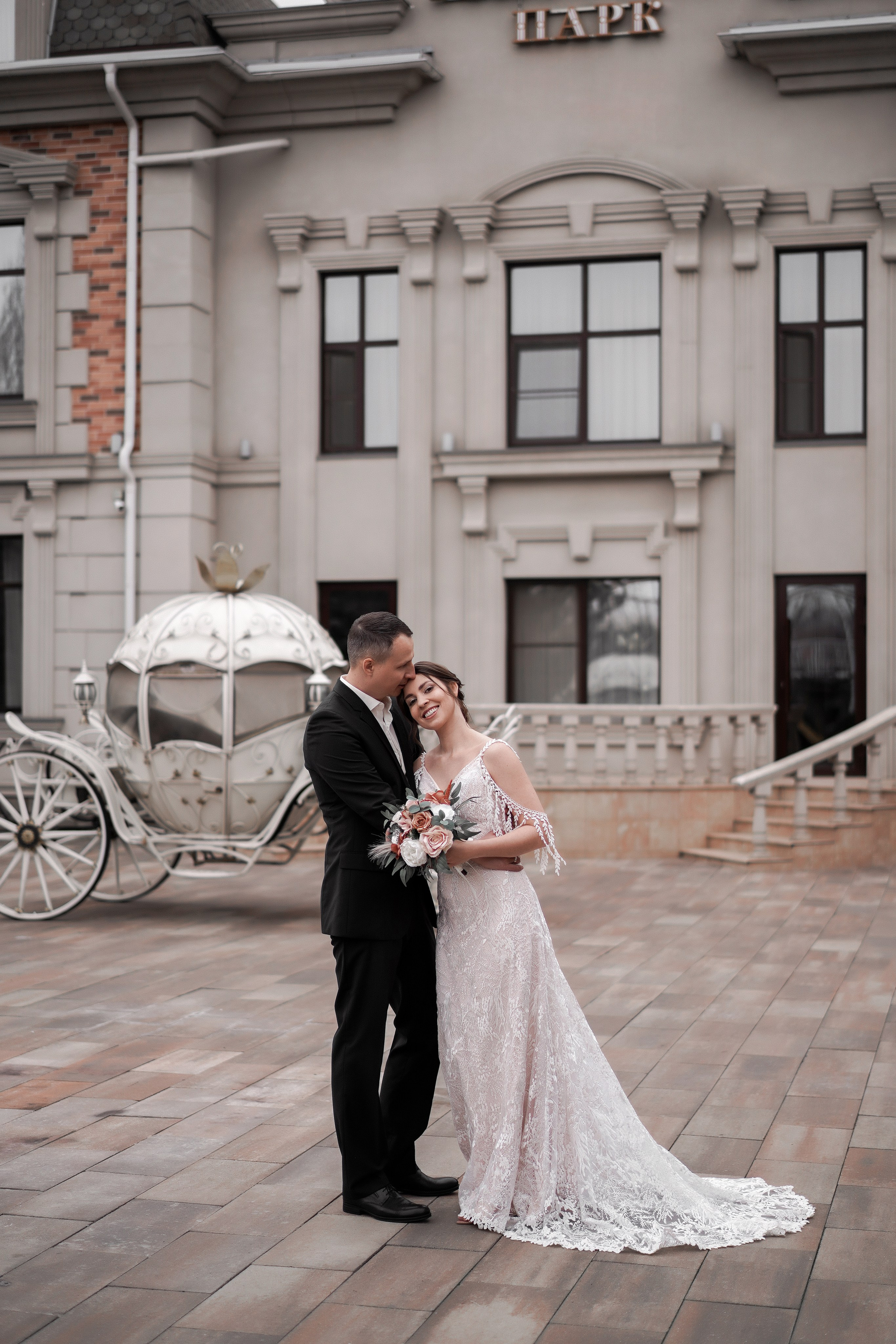 Свадебная фотосессия в Графском парке. Ростов-на-Дону. Свадебный фотограф в Ростове-на-Дону. Таинство Крещения и Венчания, семейные фотосессии. Алёна Чёботова