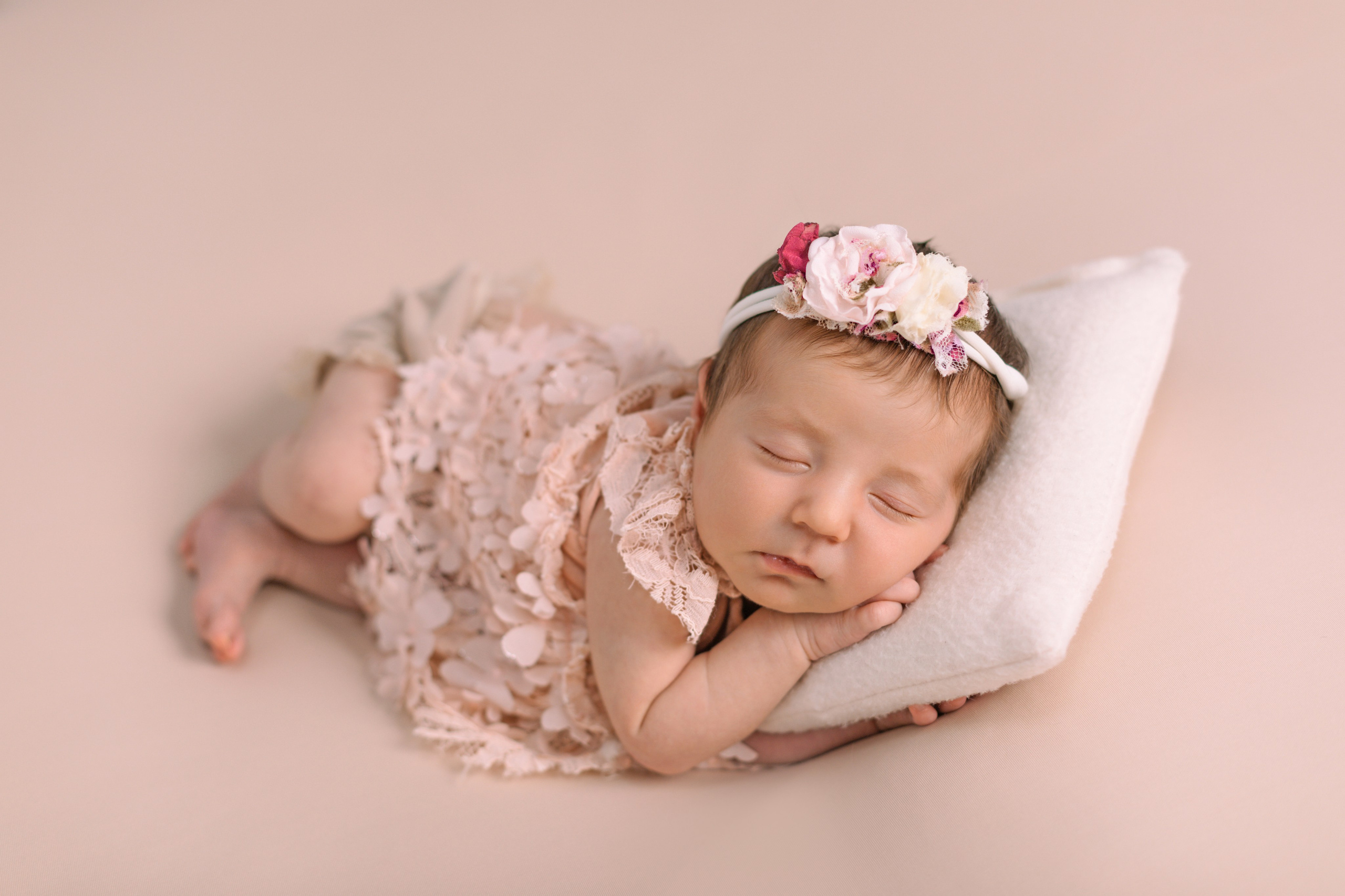 Фотограф новорождённых Псков