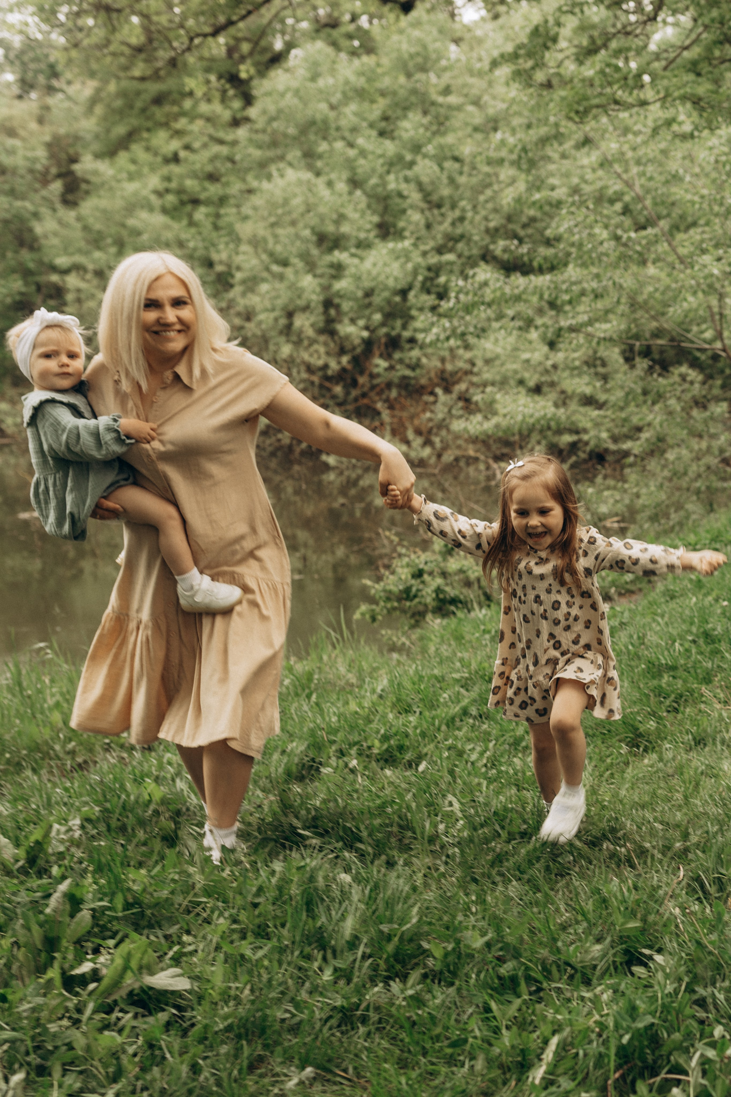 Фотосессия под летним дождем с Алексеем, Юлией и их доченьками. Фотограф в Ставрополе Svetlana Matveeva