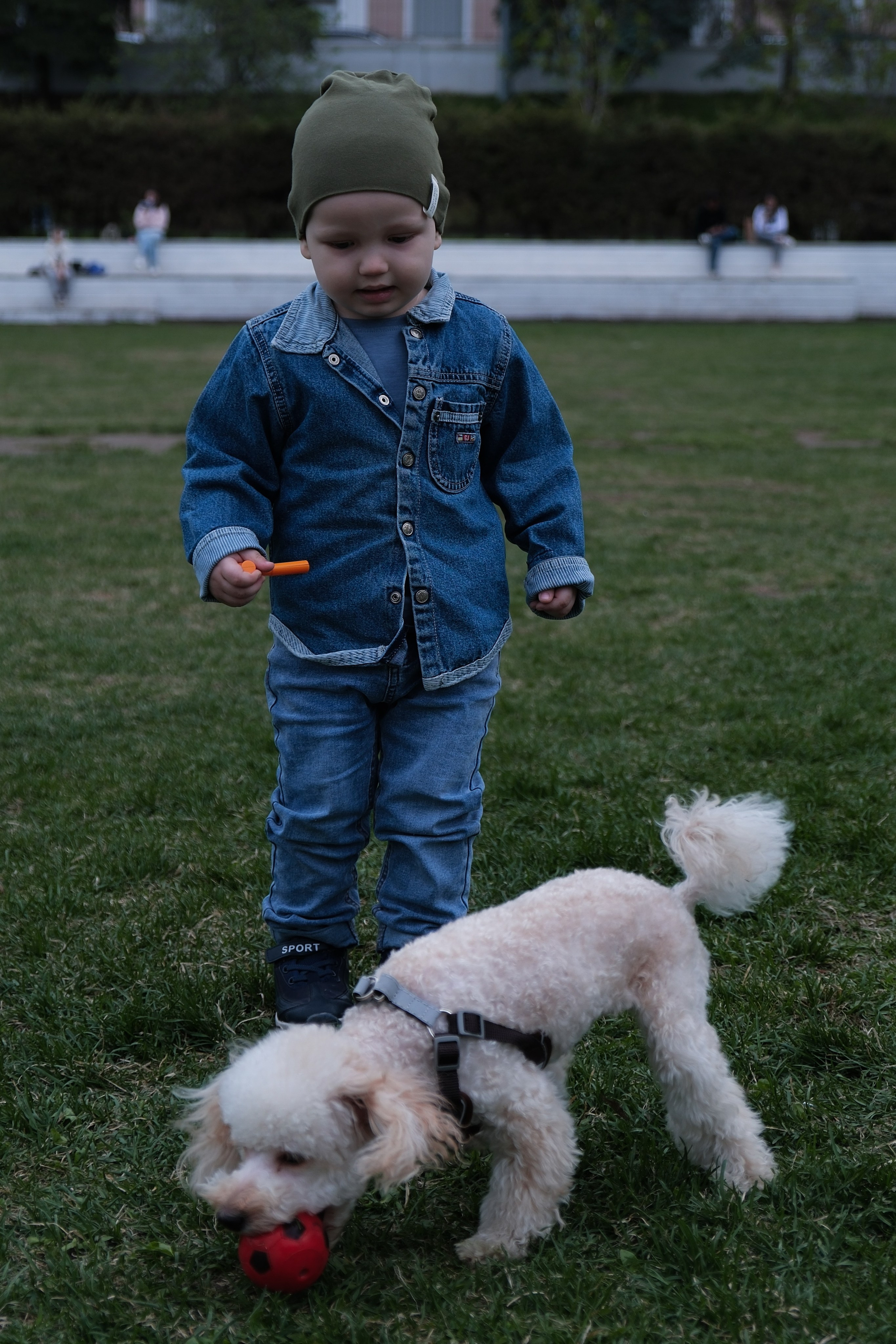 Прогулочная с ребенком. Фотограф на камеру и мобильная съемка в Казани Лидия