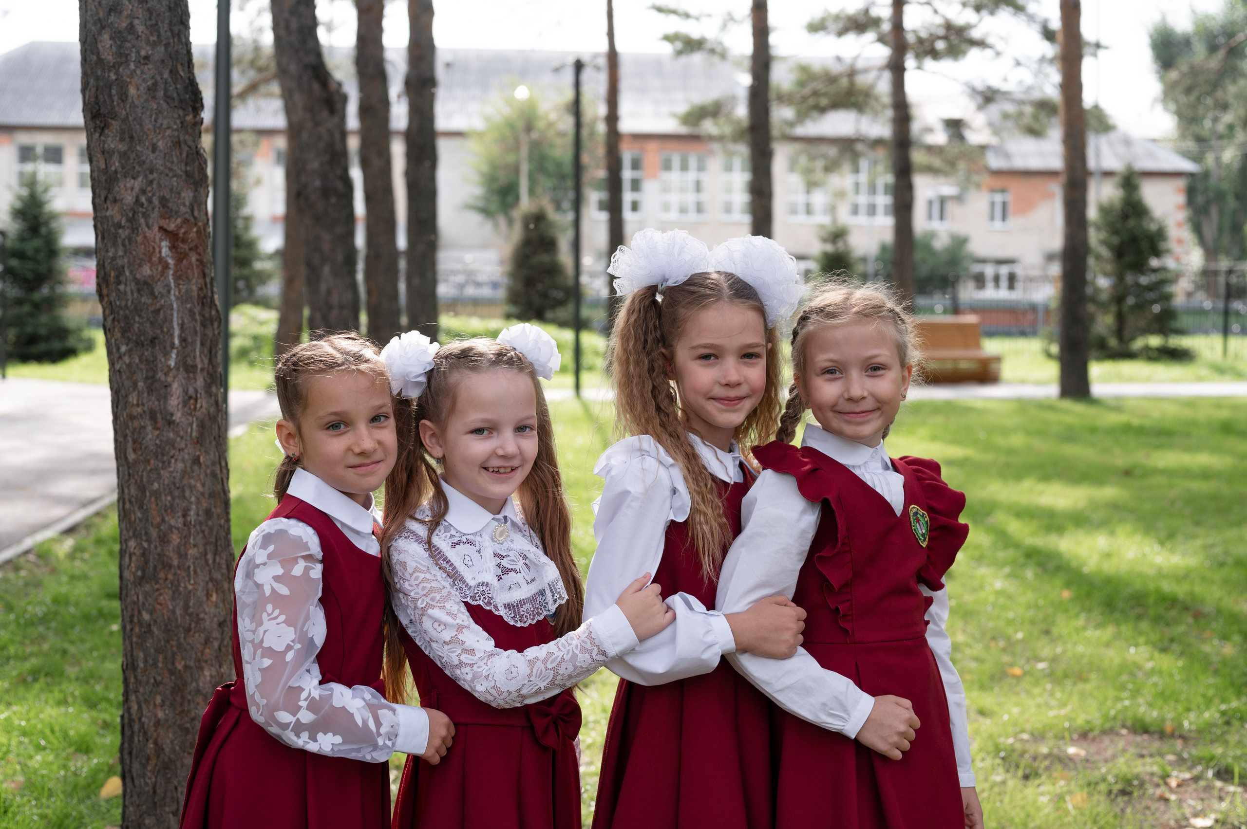 1 сентября 16 гимназия 2 класс (линейка + в классе+ на улице). Фотограф новорожденных, семейный детский в Тюмени Татьяна Морозова