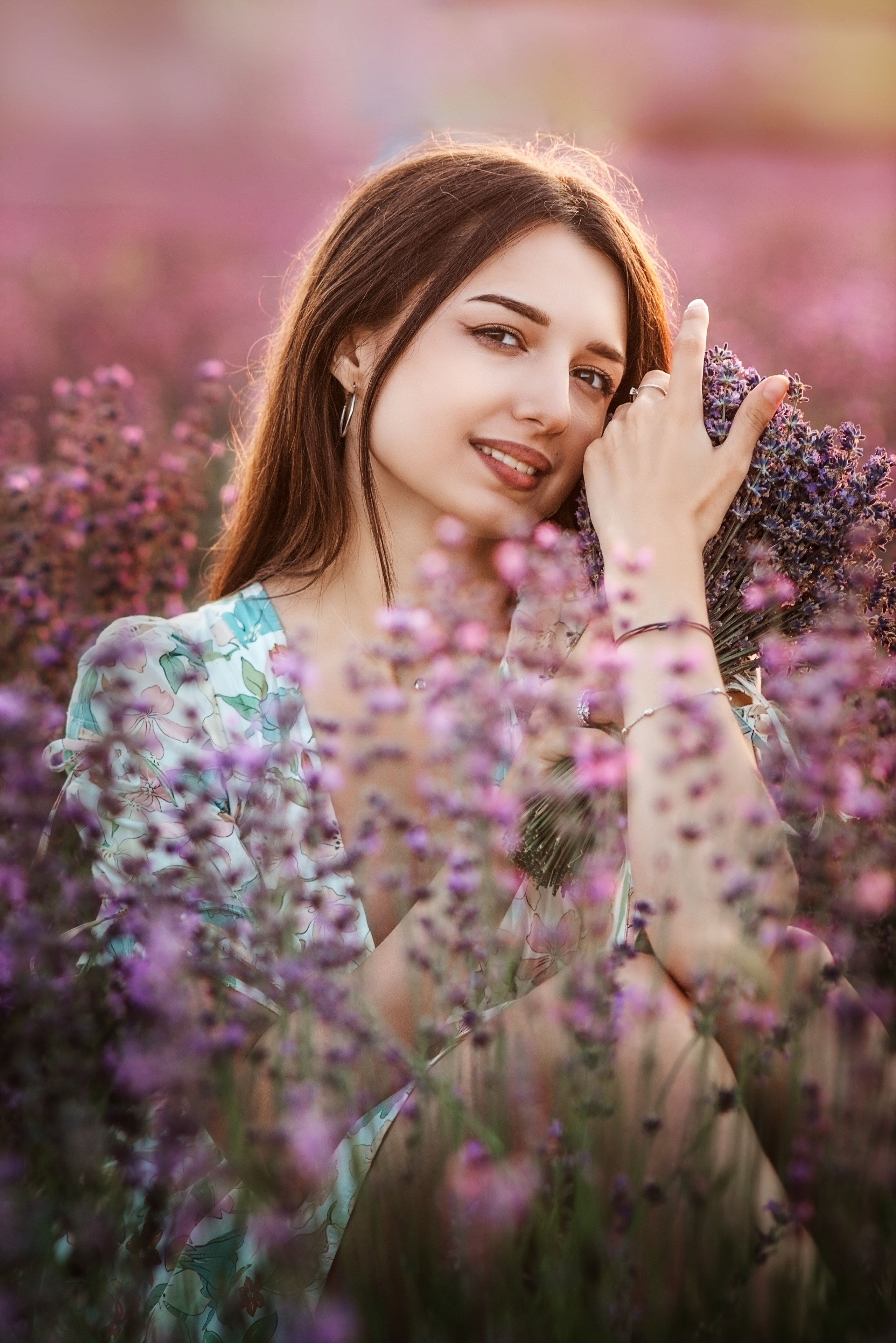 Фотосессия в лавандовом поле. Прогулочная фотосессия в Крыму. Фотограф в Симферополе Ольга Топоривская. Красивые места для фотосессий в Крыму.