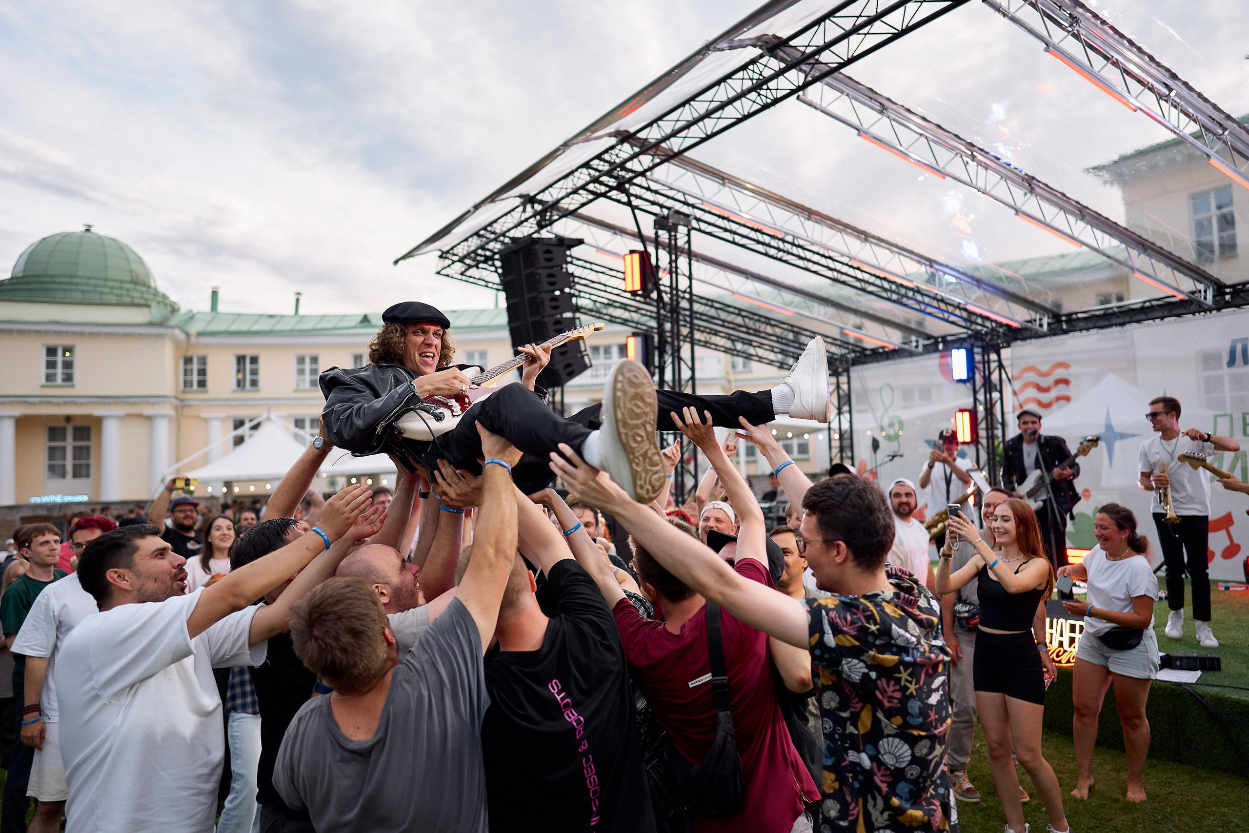 ЛЕТНИЕ ГУЛЯНИЯ LESTA