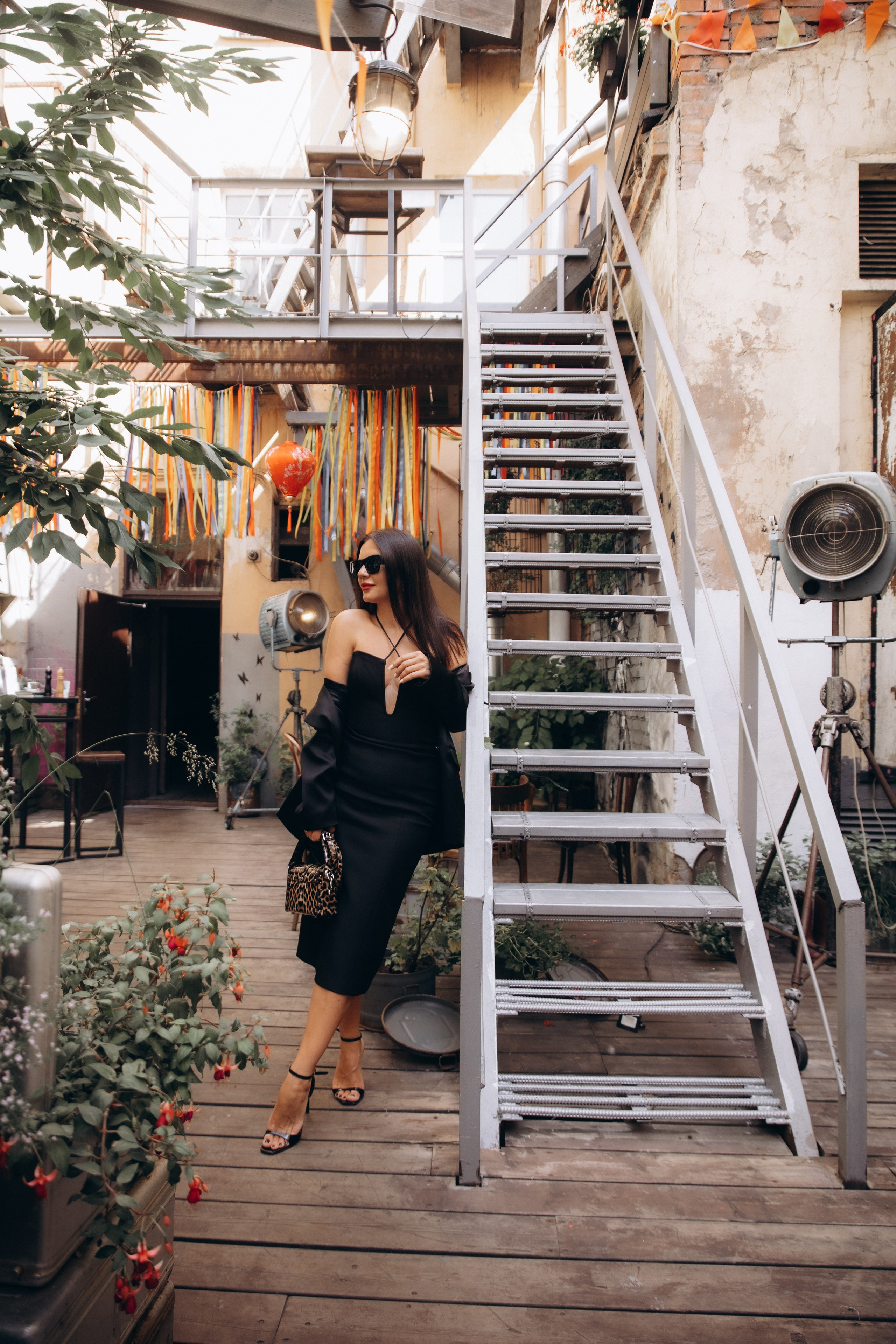 Ольга, прогулка по Фонтанке и фотосессия в парадной Ромашка. Фотограф в Санкт-Петербурге Разиля Идиятуллина