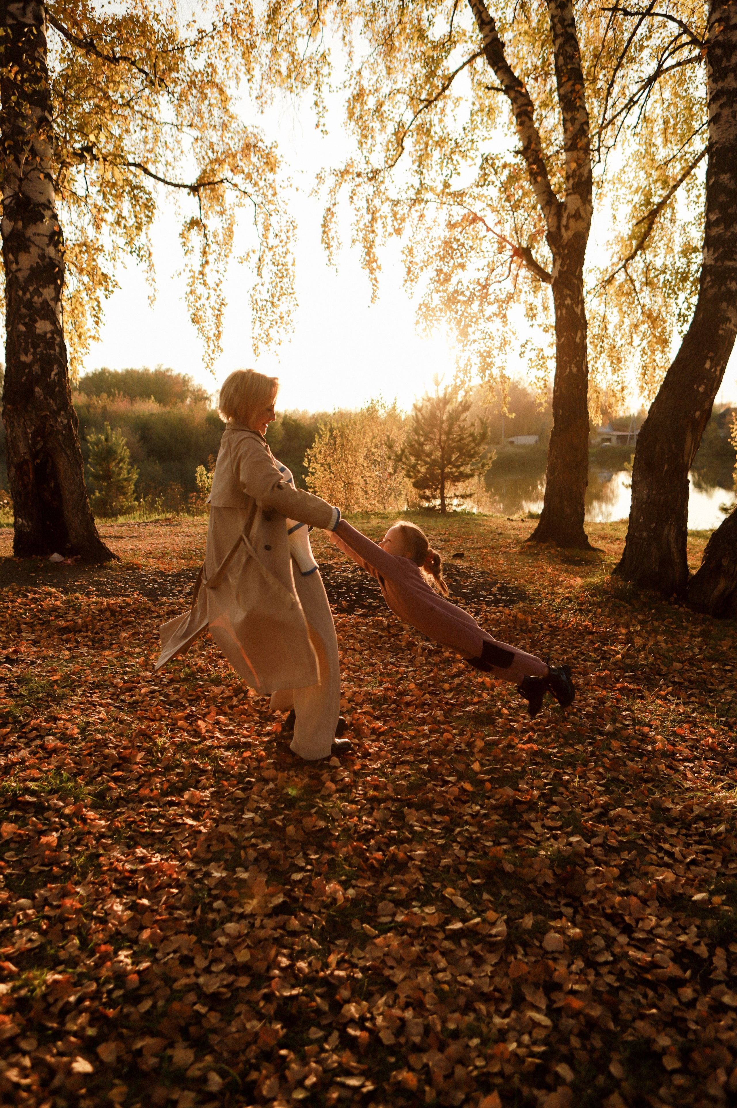 Семейная фотосессия - Осенний закат у озера. Семейный и женский фотограф Кемерово Мария Степ