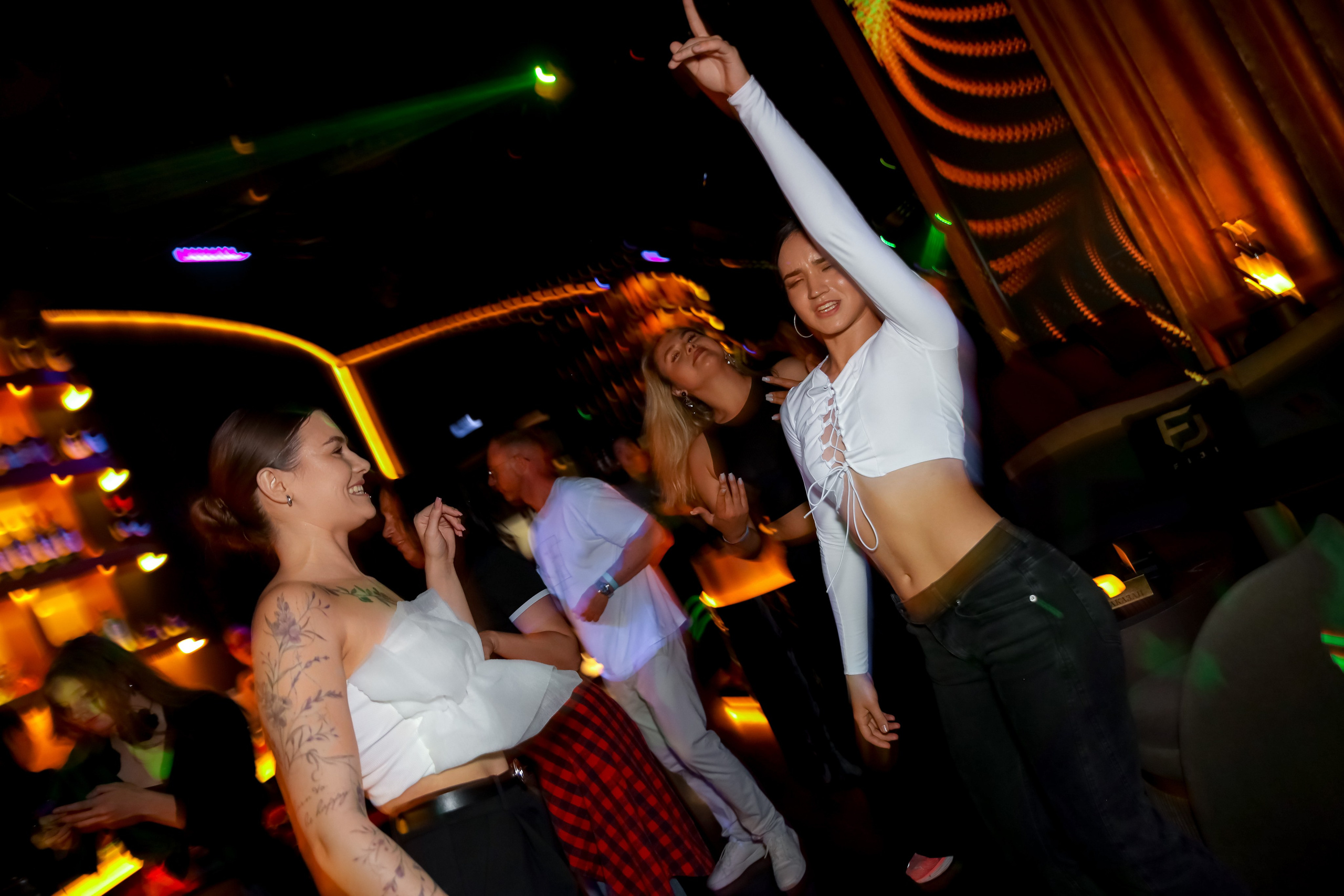 LA night & Fiji wave. 2000’s