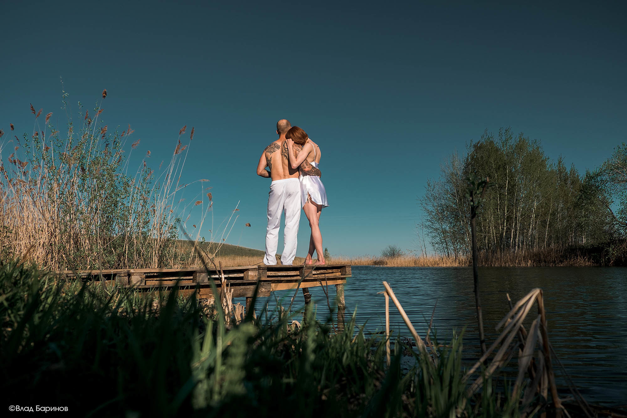 Чувственная фотосессия в вишневом саду