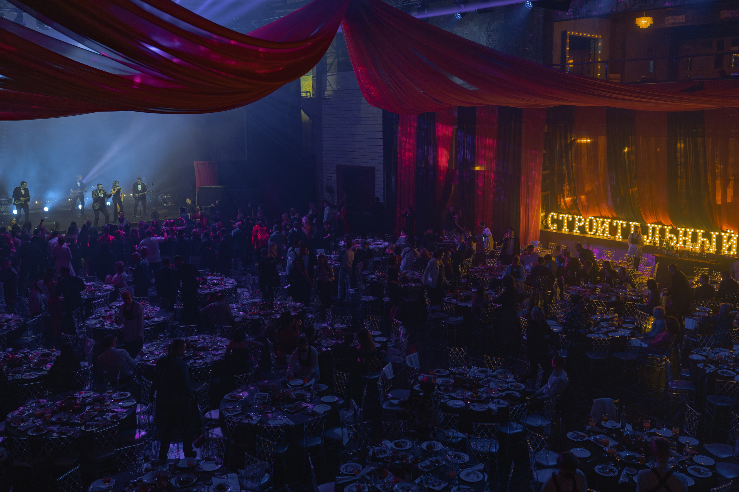 Новогодний корпоратив. КОРПОРАТИВНЫЙ, ИМИДЖЕВЫЙ И РЕПОРТАЖНЫЙ ФОТОГРАФ МАКСИМ МЕШ