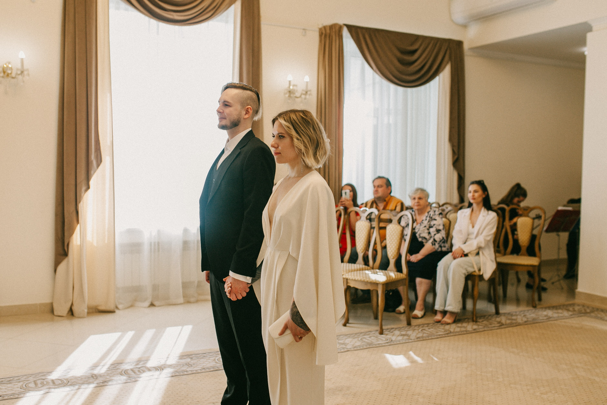 ЗАГС. Эвия и Александр. Фотограф Дарья Воскресенская в Москве