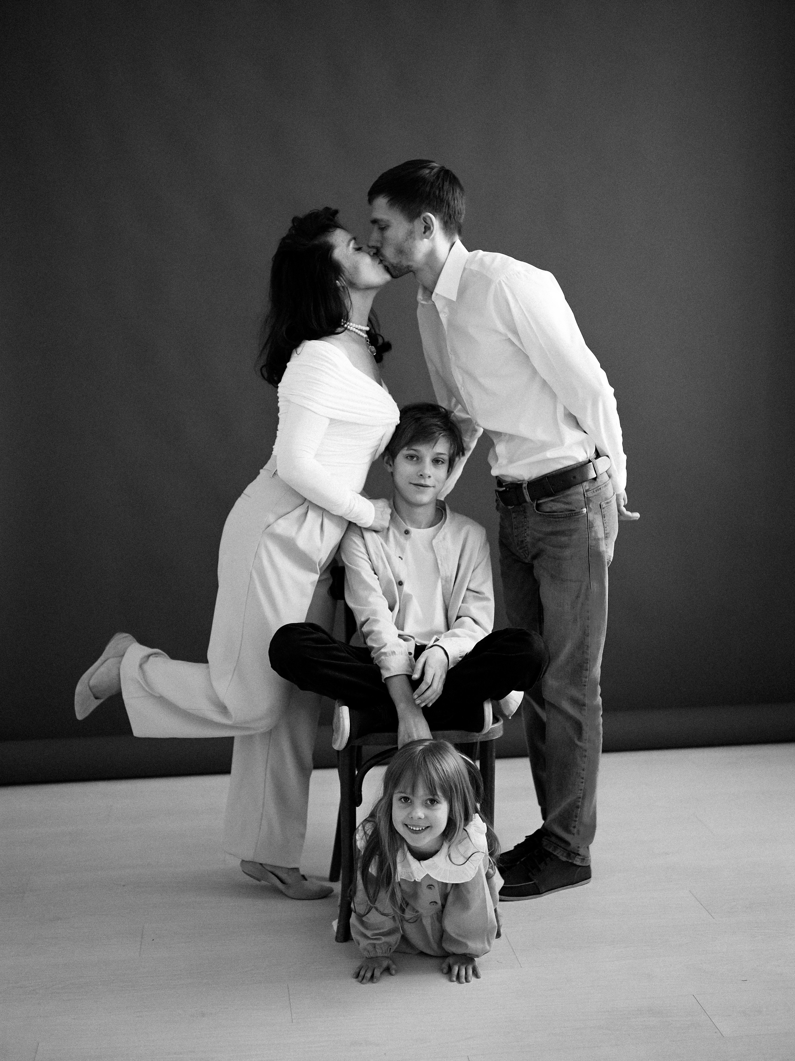 Хоровод детского смеха и родительской любви. Фотограф Рязань. Семейный Свадебный фотограф