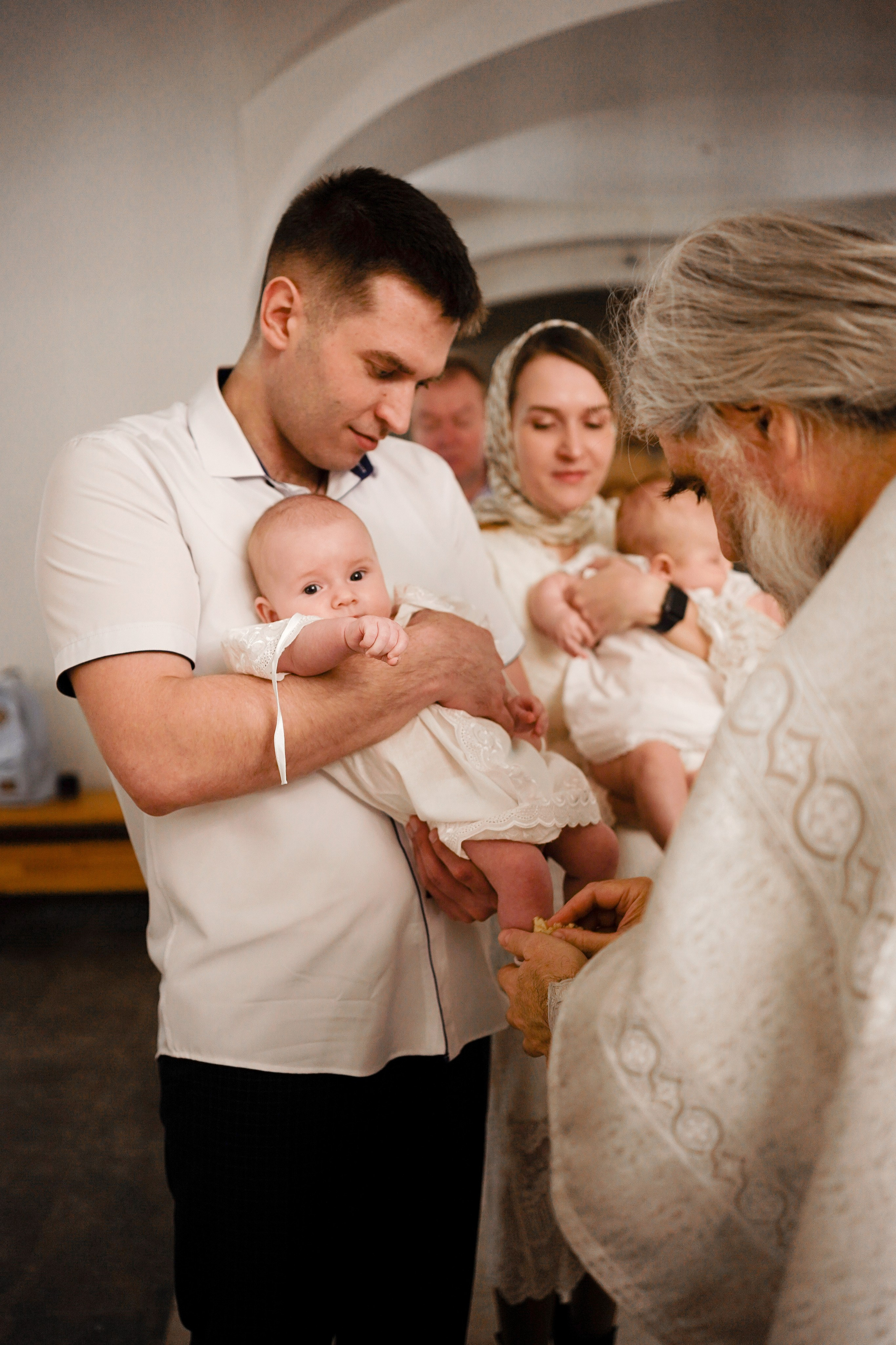Таинство Крещения в храме Живоначальной Троицы в Троицке. Семейный и детский фотограф в Москве Екатерина Офицерова