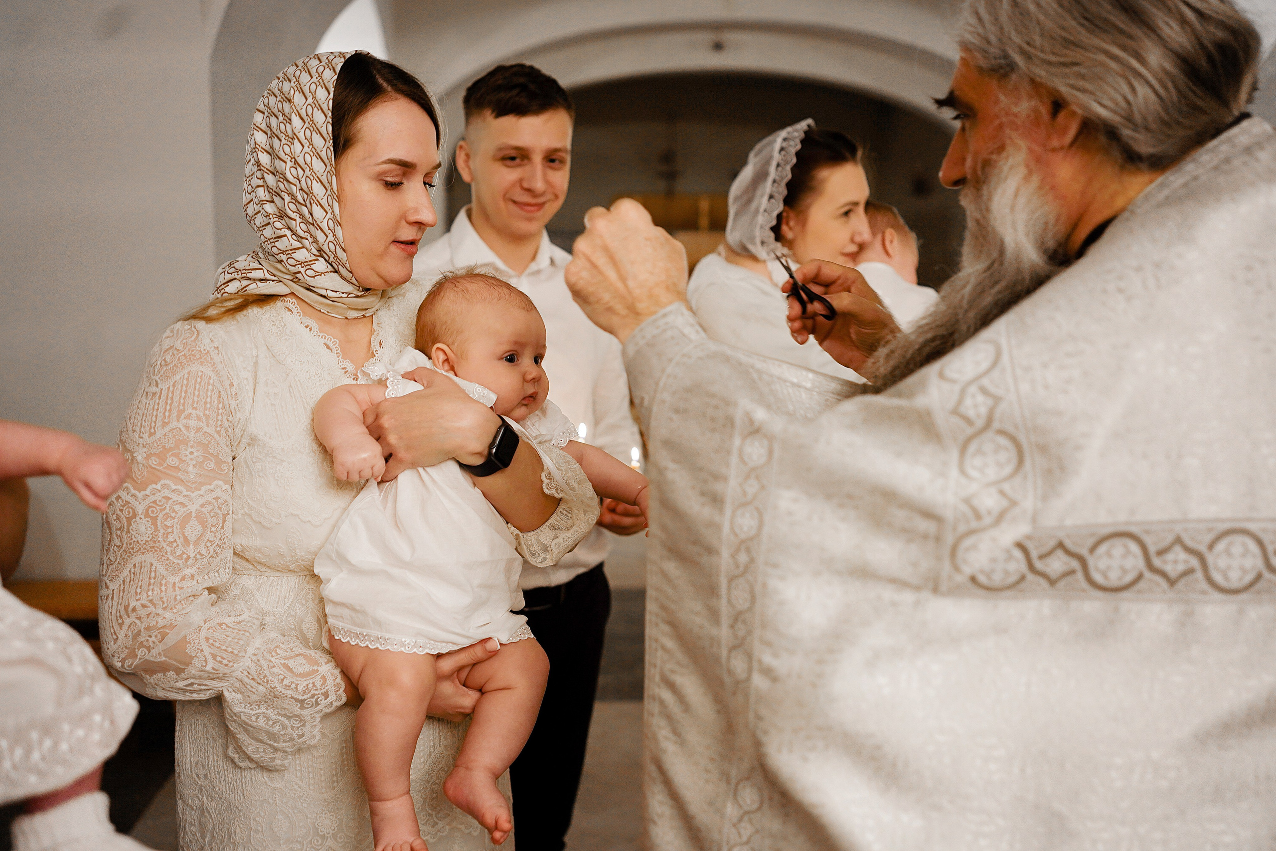 Таинство Крещения в храме Живоначальной Троицы в Троицке. Семейный и детский фотограф в Москве Екатерина Офицерова