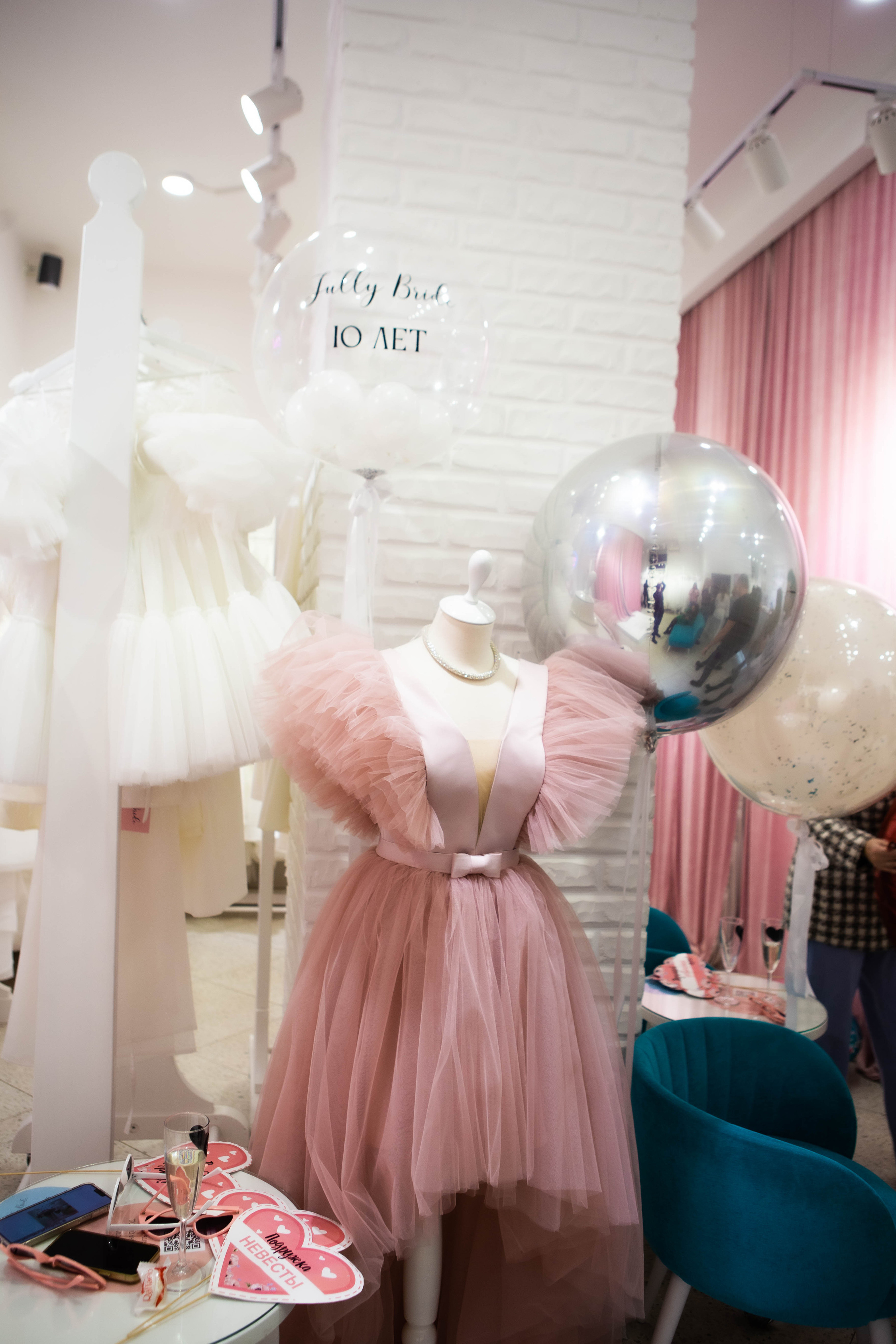 Jully Bride | 10 лет | свадебный магазин. Фотограф Абакумова Анастасия