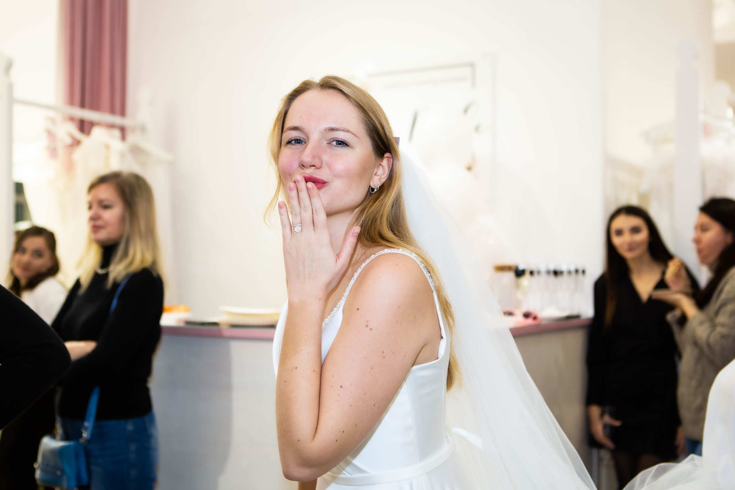 Jully Bride | 10 лет | свадебный магазин. Фотограф Абакумова Анастасия