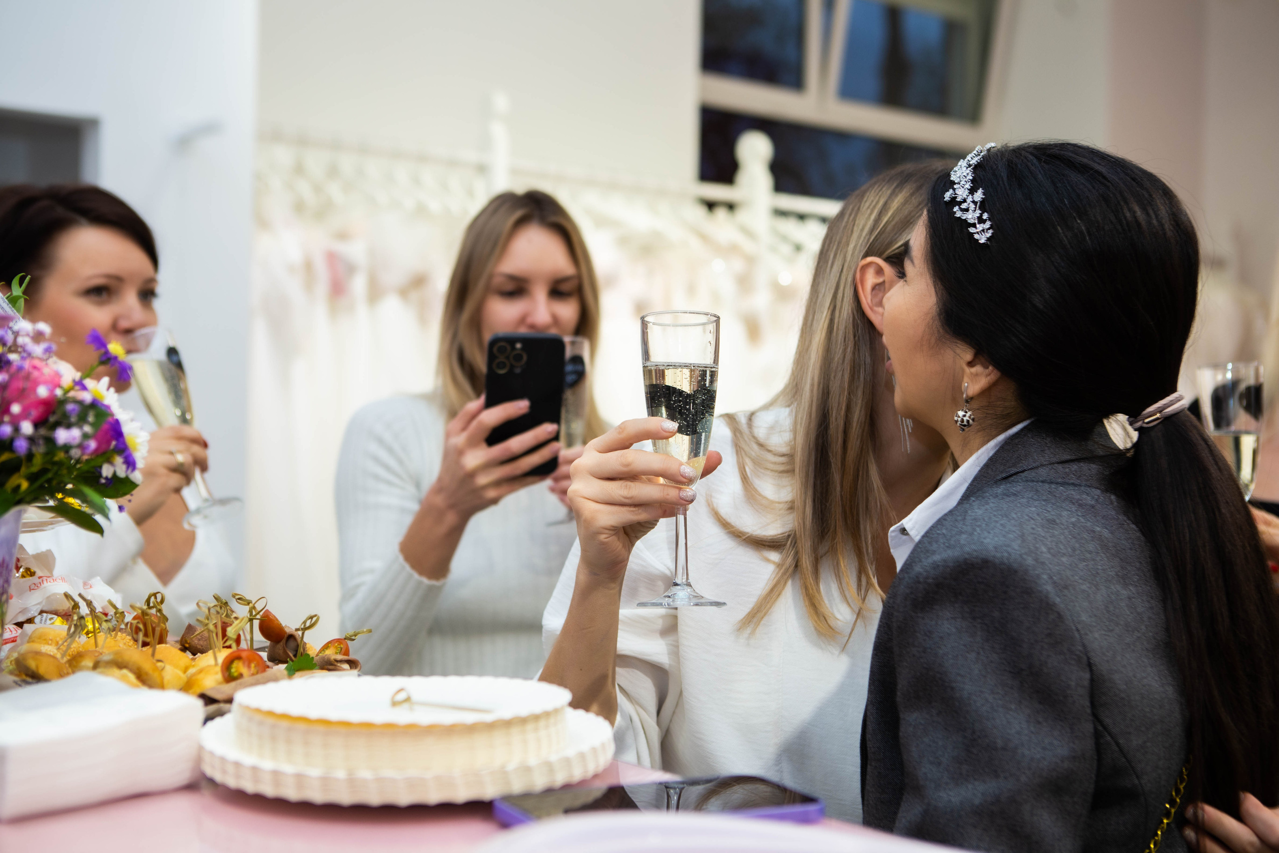 Jully Bride | 10 лет | свадебный магазин. Фотограф Абакумова Анастасия