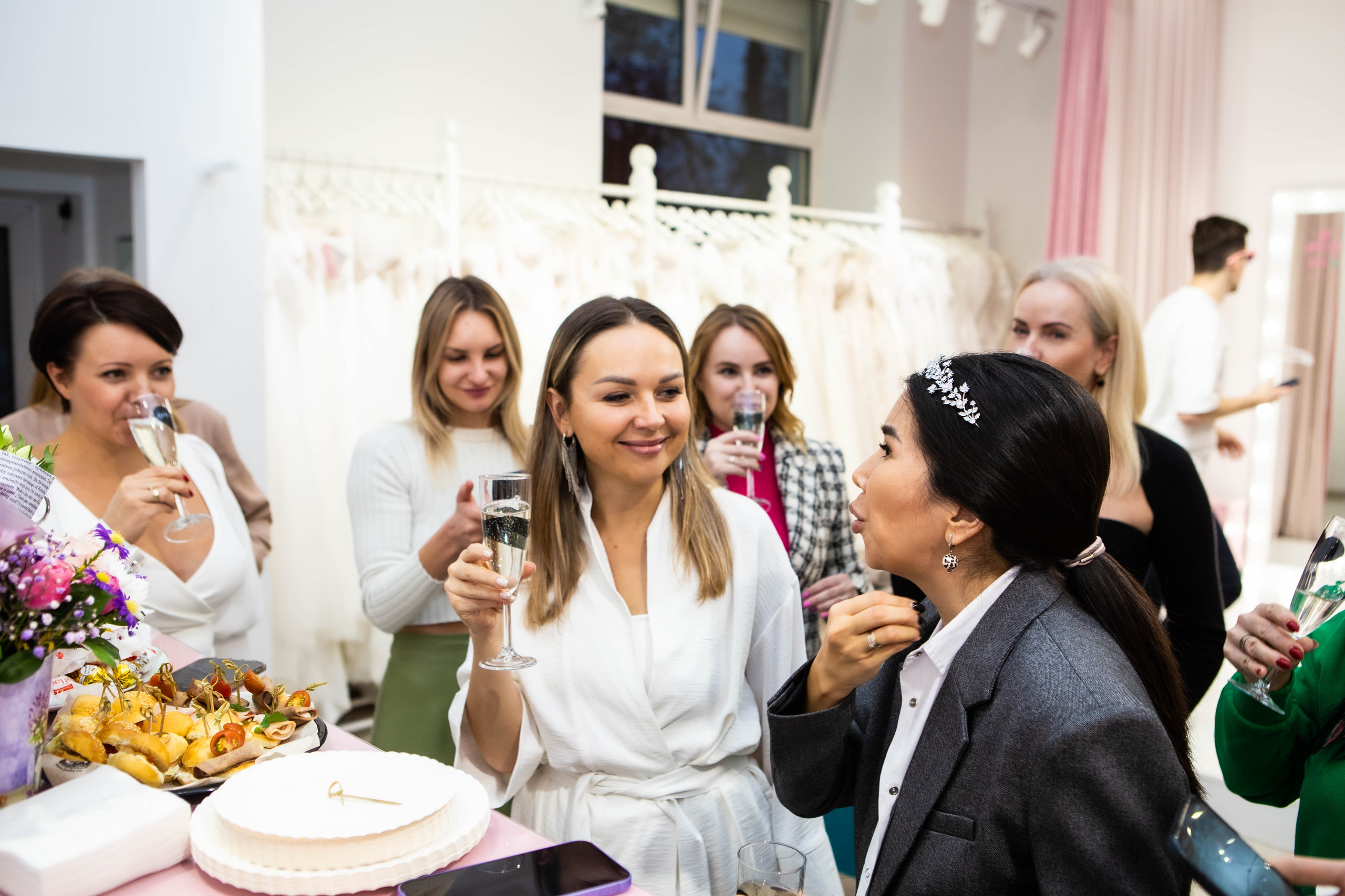 Jully Bride | 10 лет | свадебный магазин. Фотограф Абакумова Анастасия