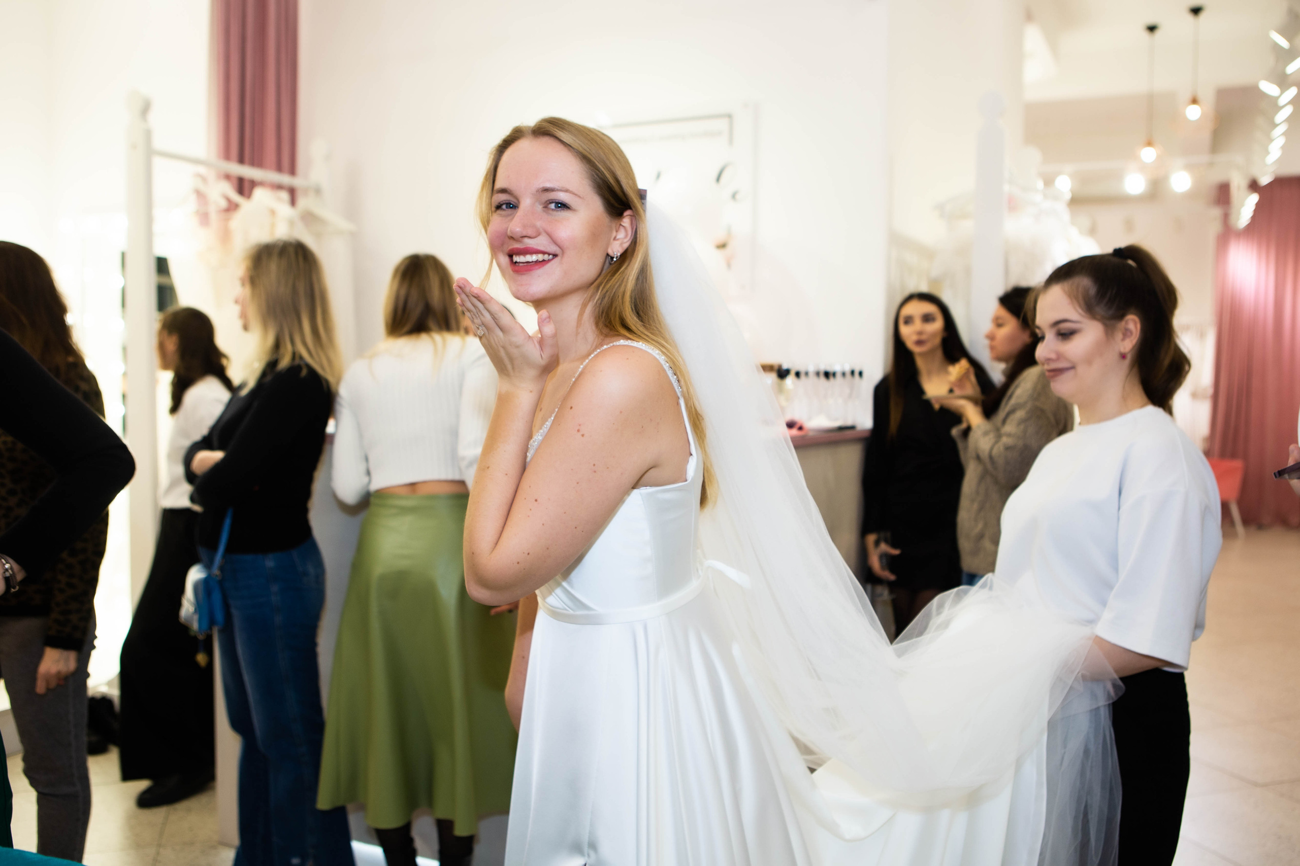 Jully Bride | 10 лет | свадебный магазин. Фотограф Абакумова Анастасия