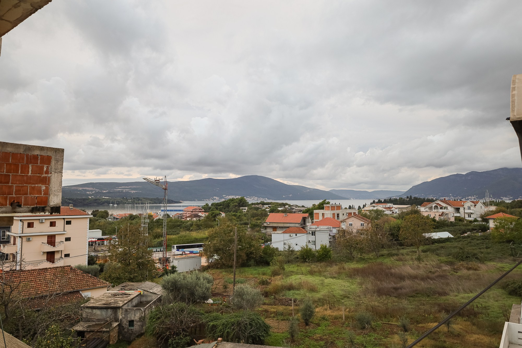 Private aparts for sale. Fotograf u Crnoj Gori-porodično fotografisanje sa djecom, lovestory, nekretnine