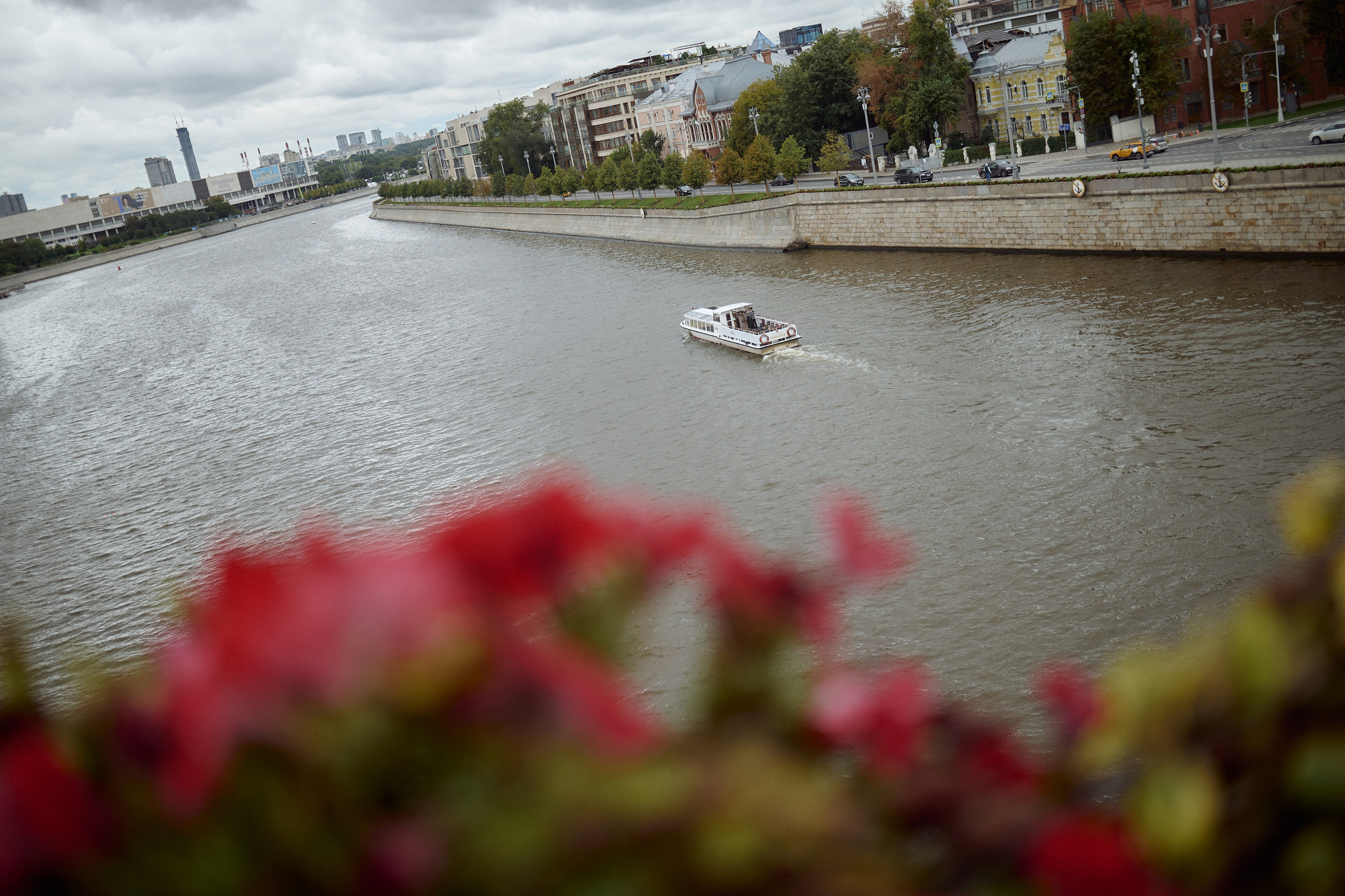 Рита и Кира. Прогулка по центру. Семейный и свадебный lifestyle-фотограф в Москве Мария Петрова