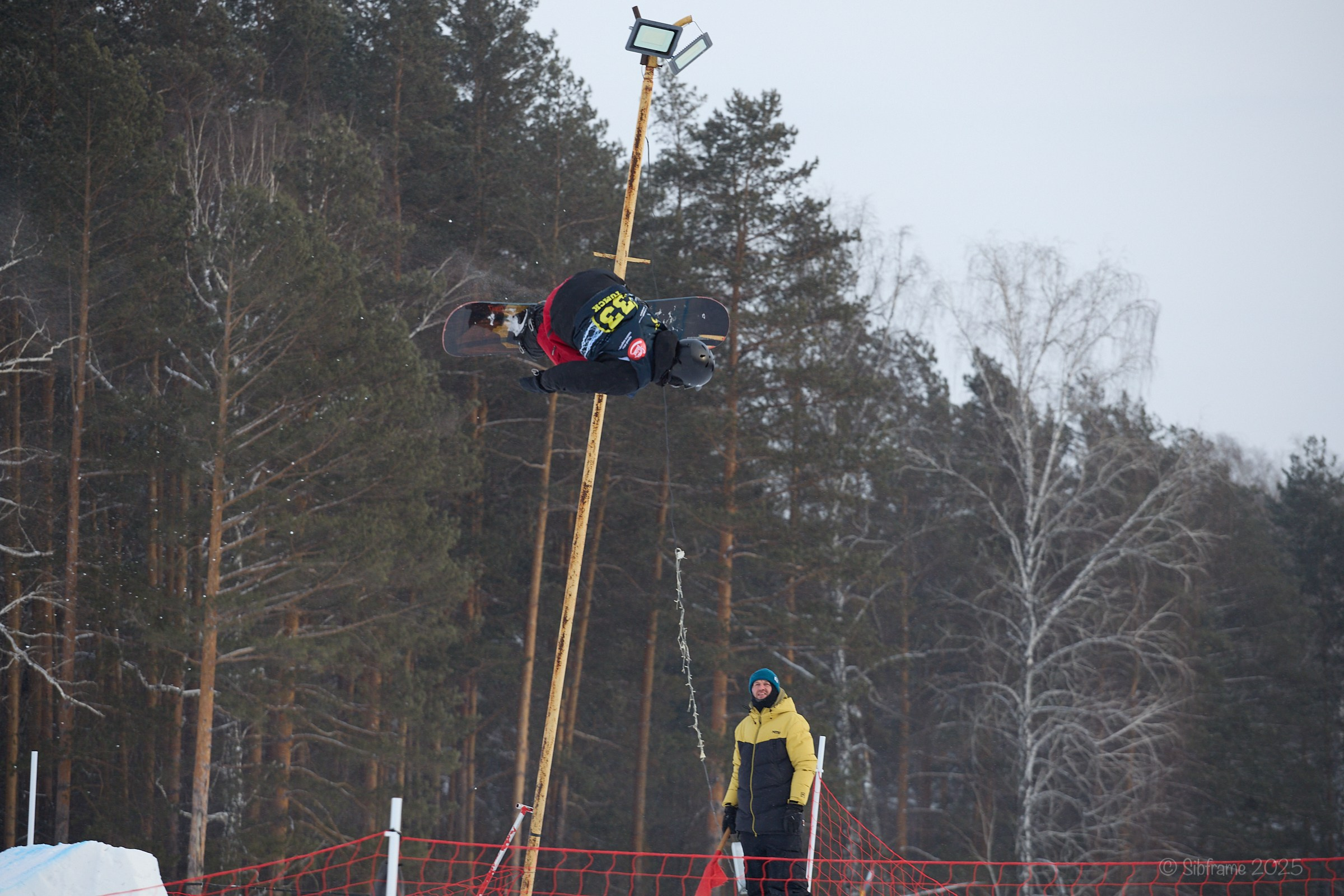 Всероссийские соревнованиях по сноуборду в дисциплине Биг-эйр в Томске. Коммерческий фотограф для бизнеса в Томске Дмитрий Ельчанинов