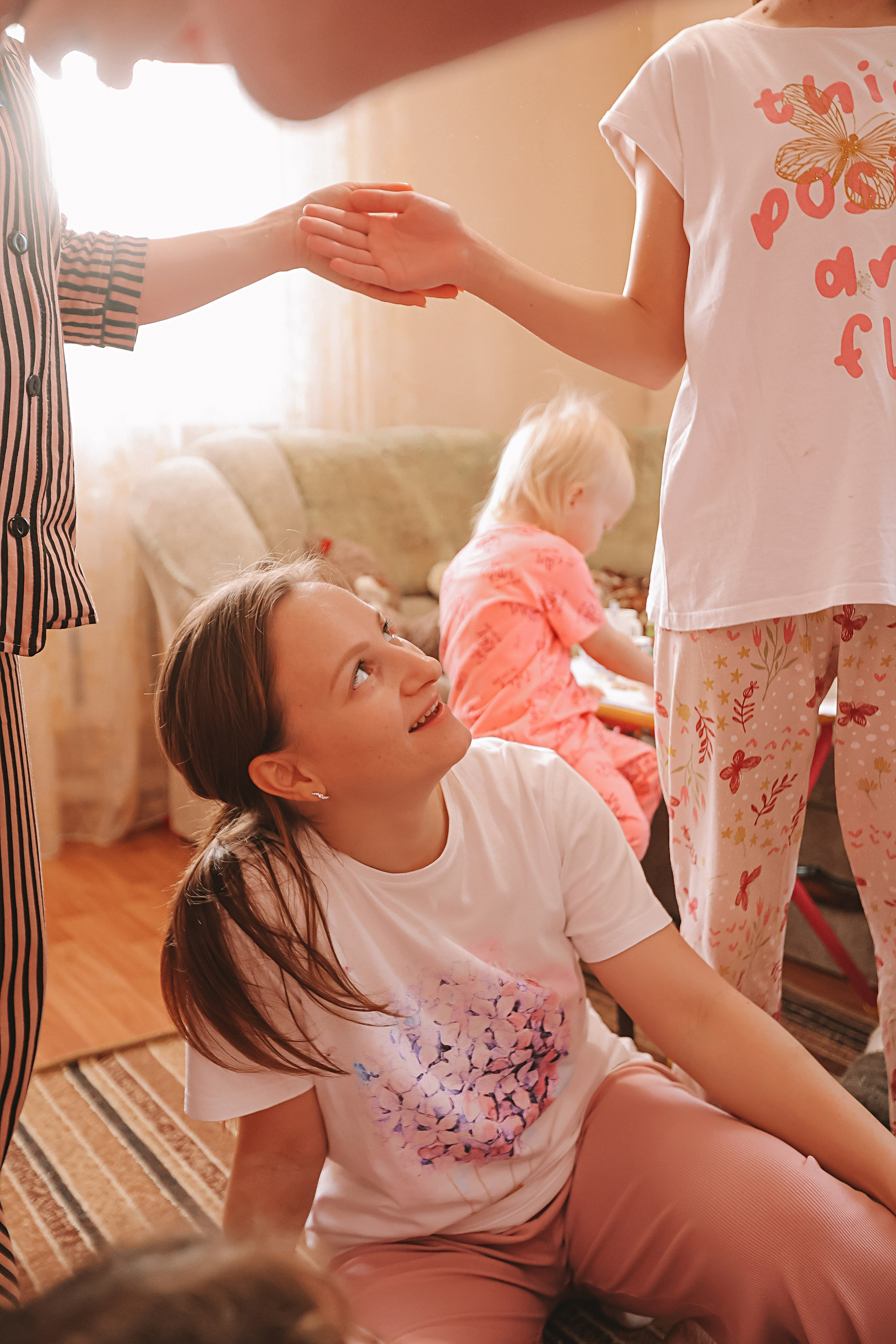 Большая семья репортаж. Семейный фотограф Тюмень, фотограф на роды Салмина Мария