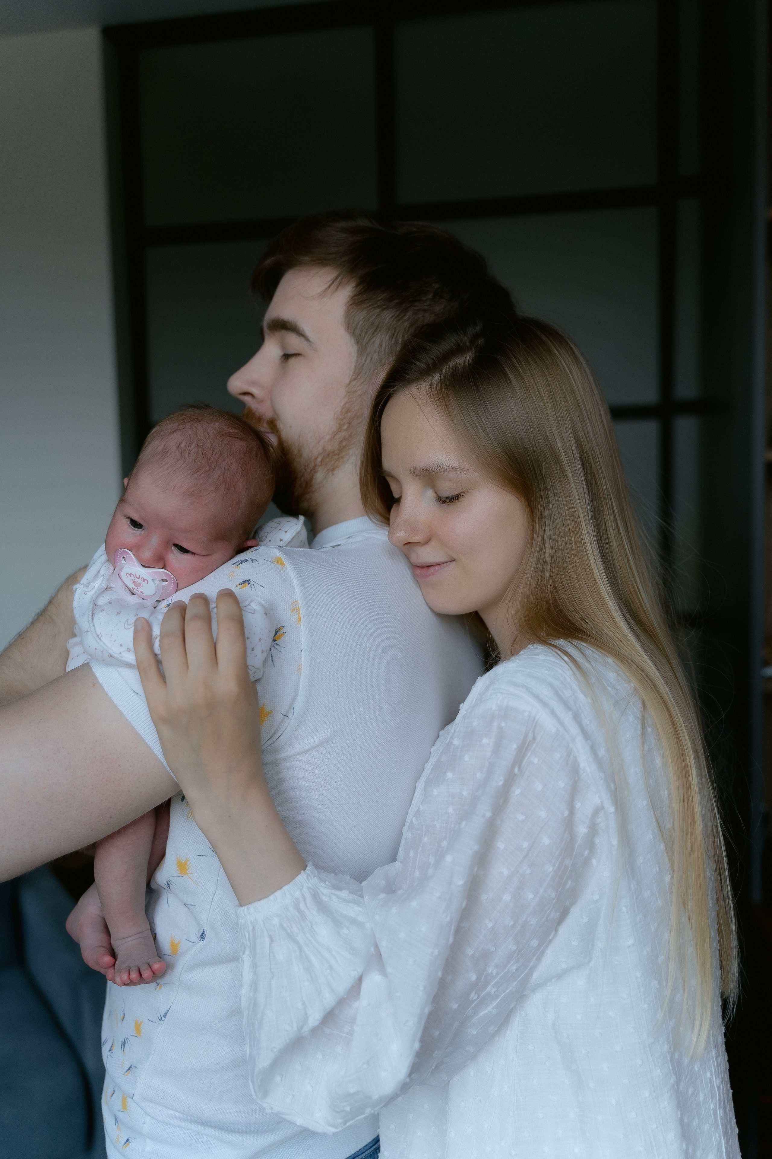 Фотосъемка Семейная история — заказать комплекс 3-х услуг фото и видео. Фотографы на роды в Москве. Фото и видео родов. Фотопроект «Продолжение рода»