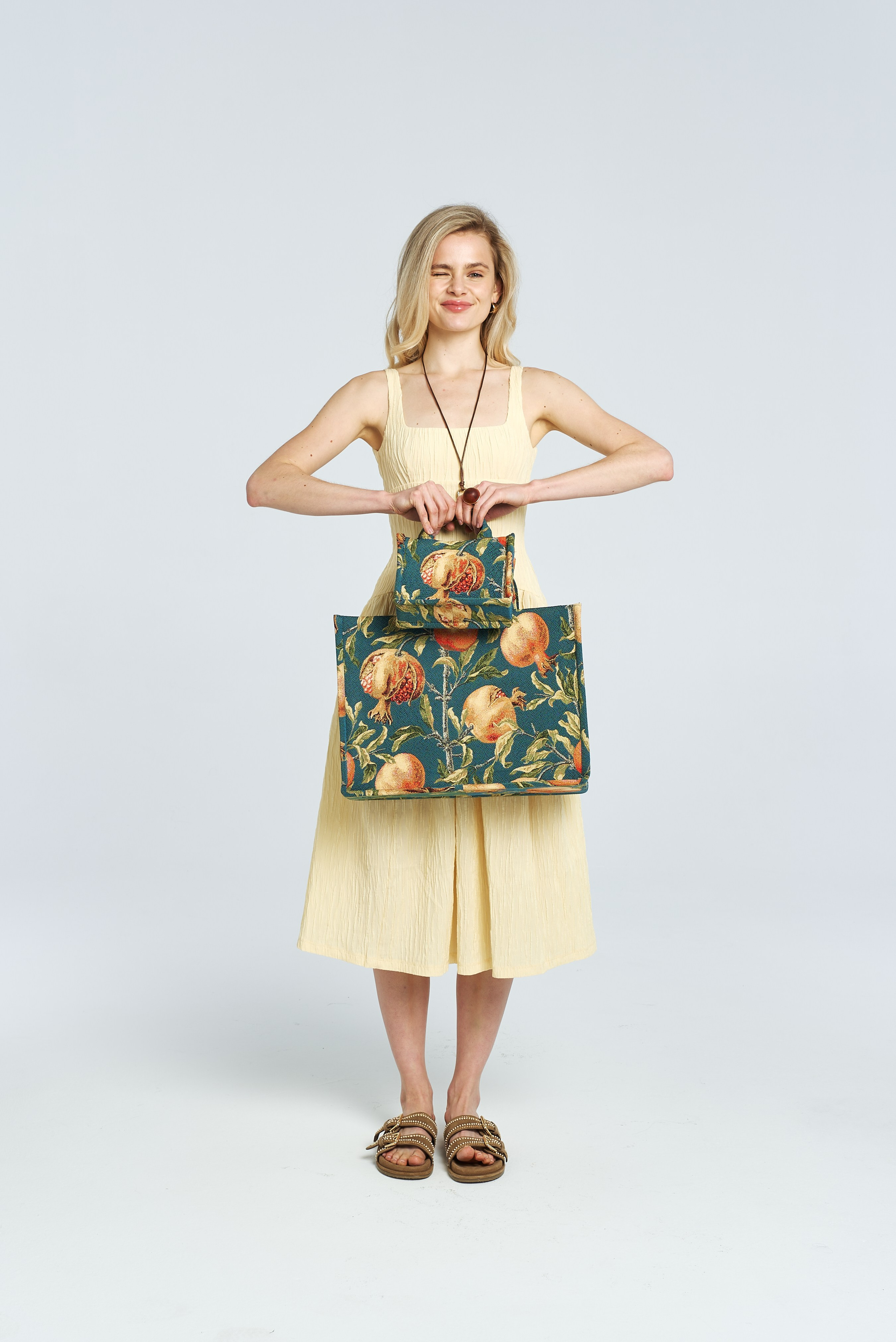 Каталог сумки. Фото и видео для брендов и бизнеса