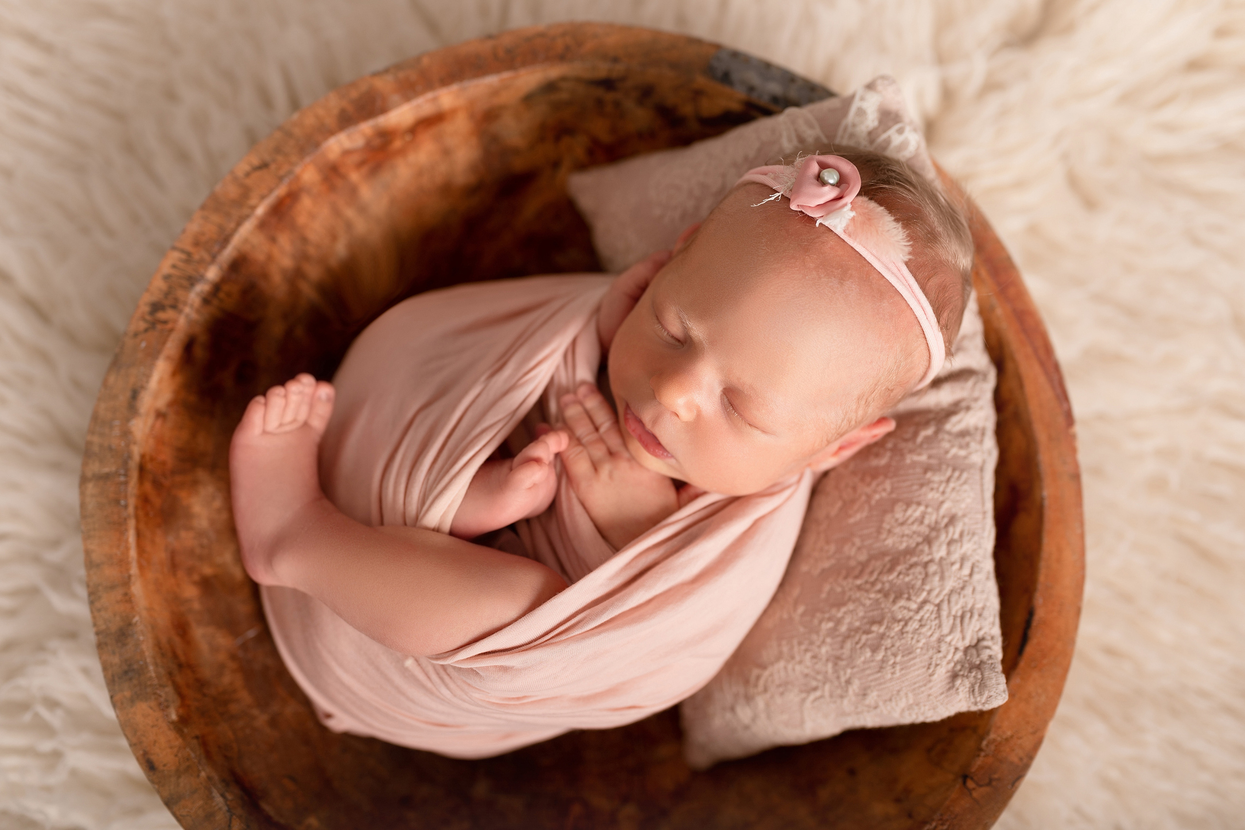 Малышка Ева. Один месяц. Первый месяц жизни. Детский и семейный фотограф в Красноярске. Фотосессии новорожденных малышей до 1 месяца