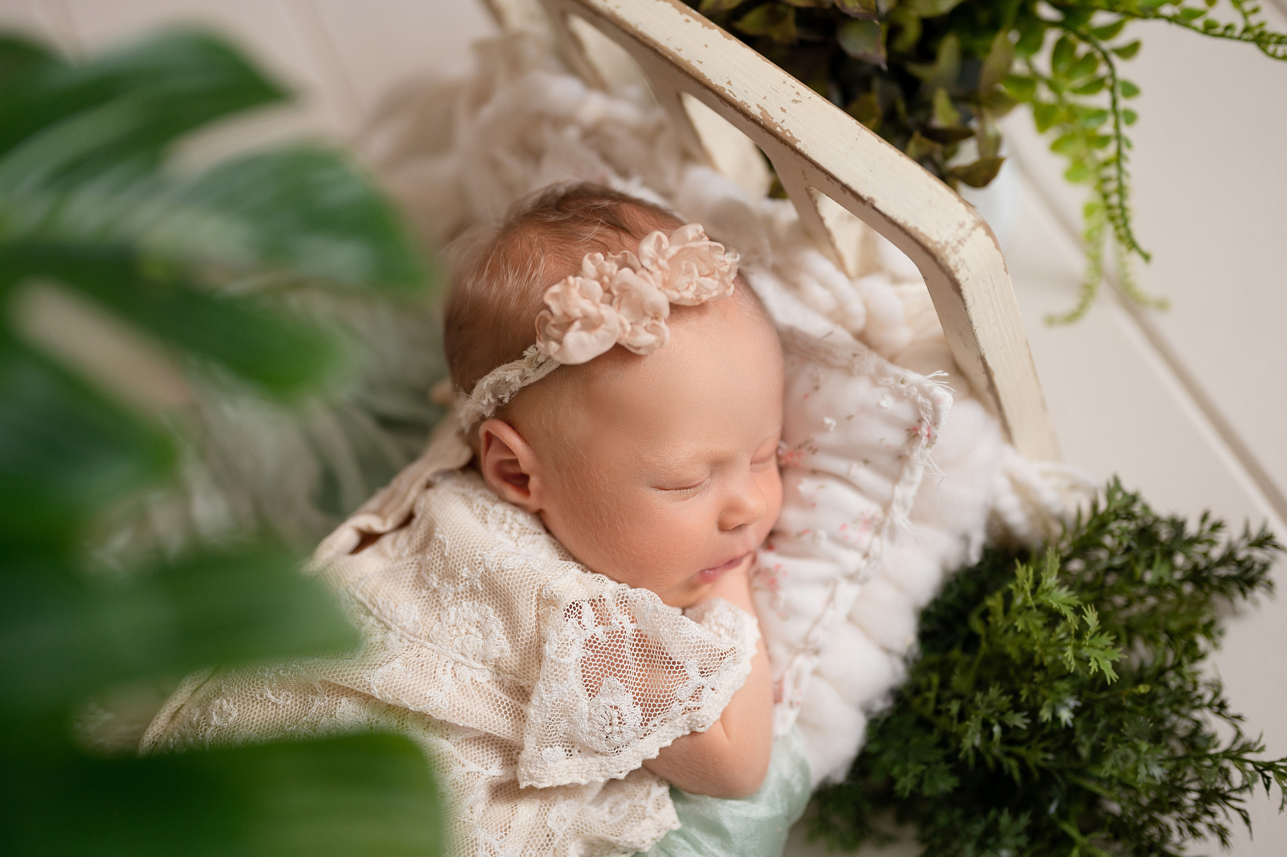 Малышка Ева. Один месяц. Первый месяц жизни. Детский и семейный фотограф в Красноярске. Фотосессии новорожденных малышей до 1 месяца