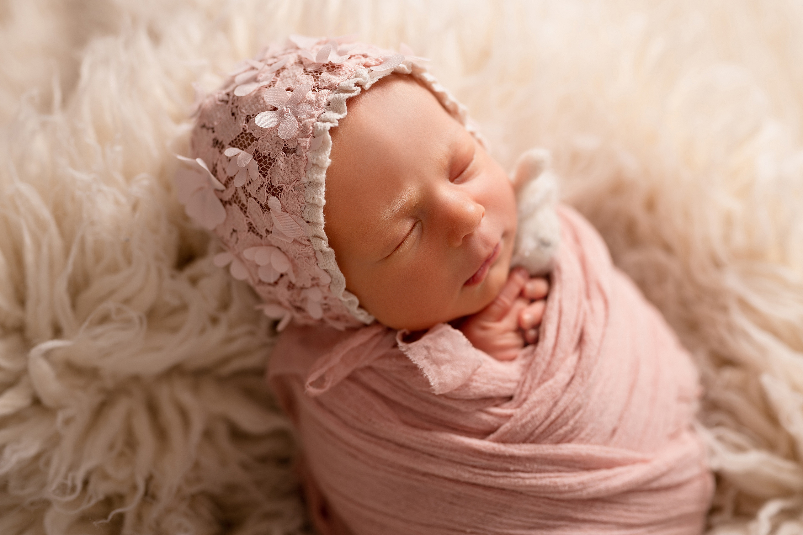 Малышка Ева. Один месяц. Первый месяц жизни. Детский и семейный фотограф в Красноярске. Фотосессии новорожденных малышей до 1 месяца